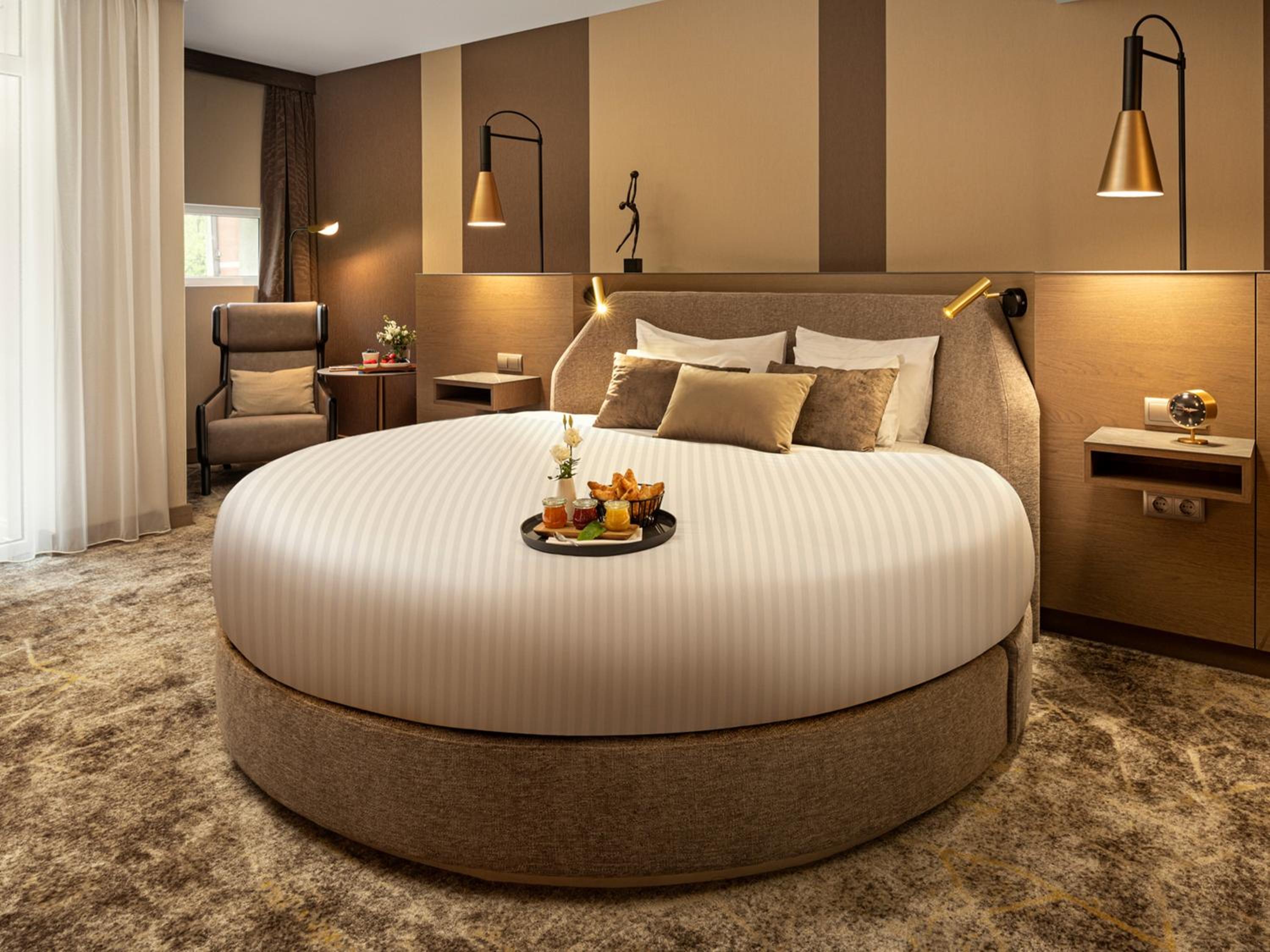 Premium Superior Suite - Photo 1