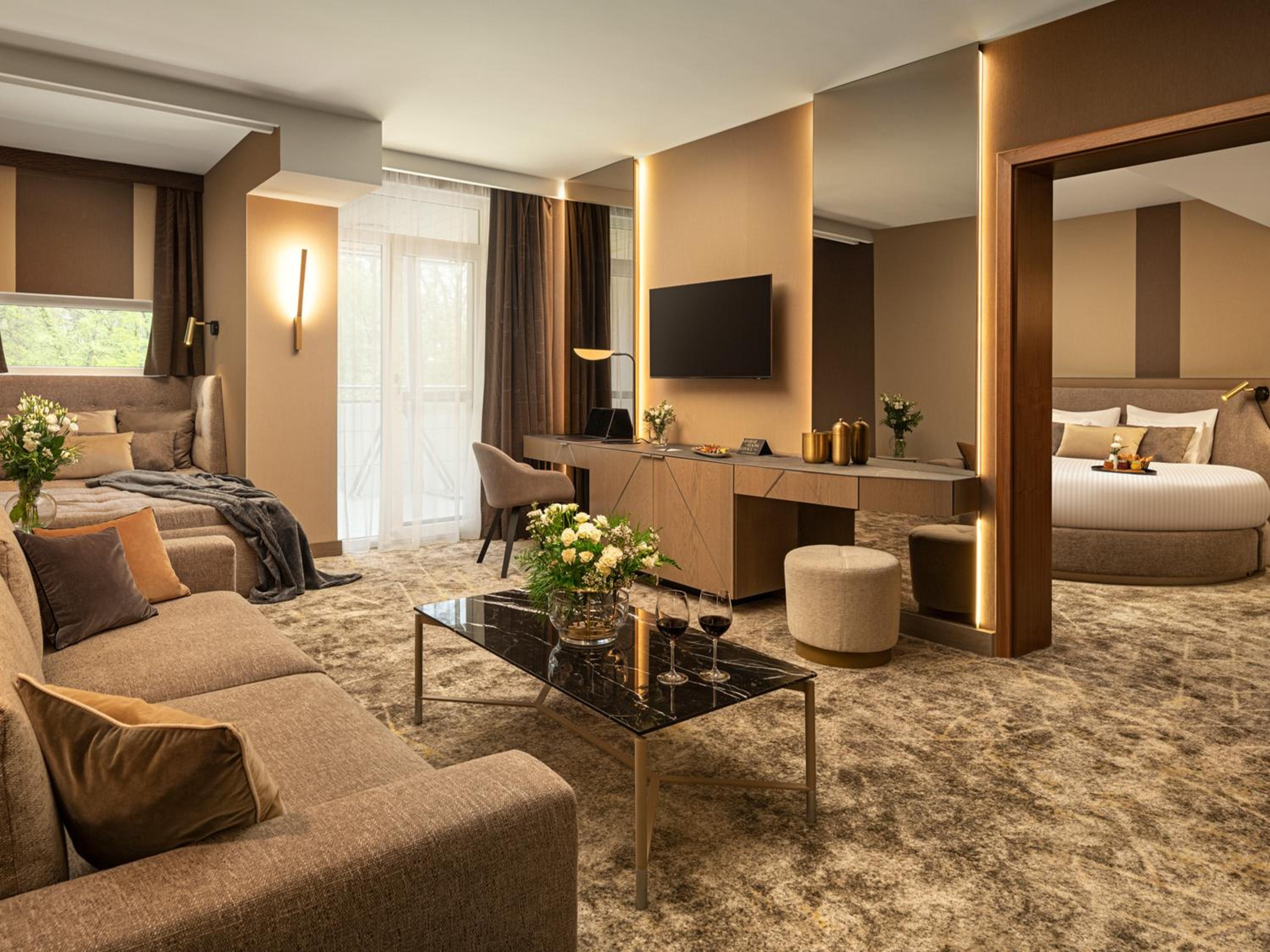 Premium Superior Suite - Photo 2