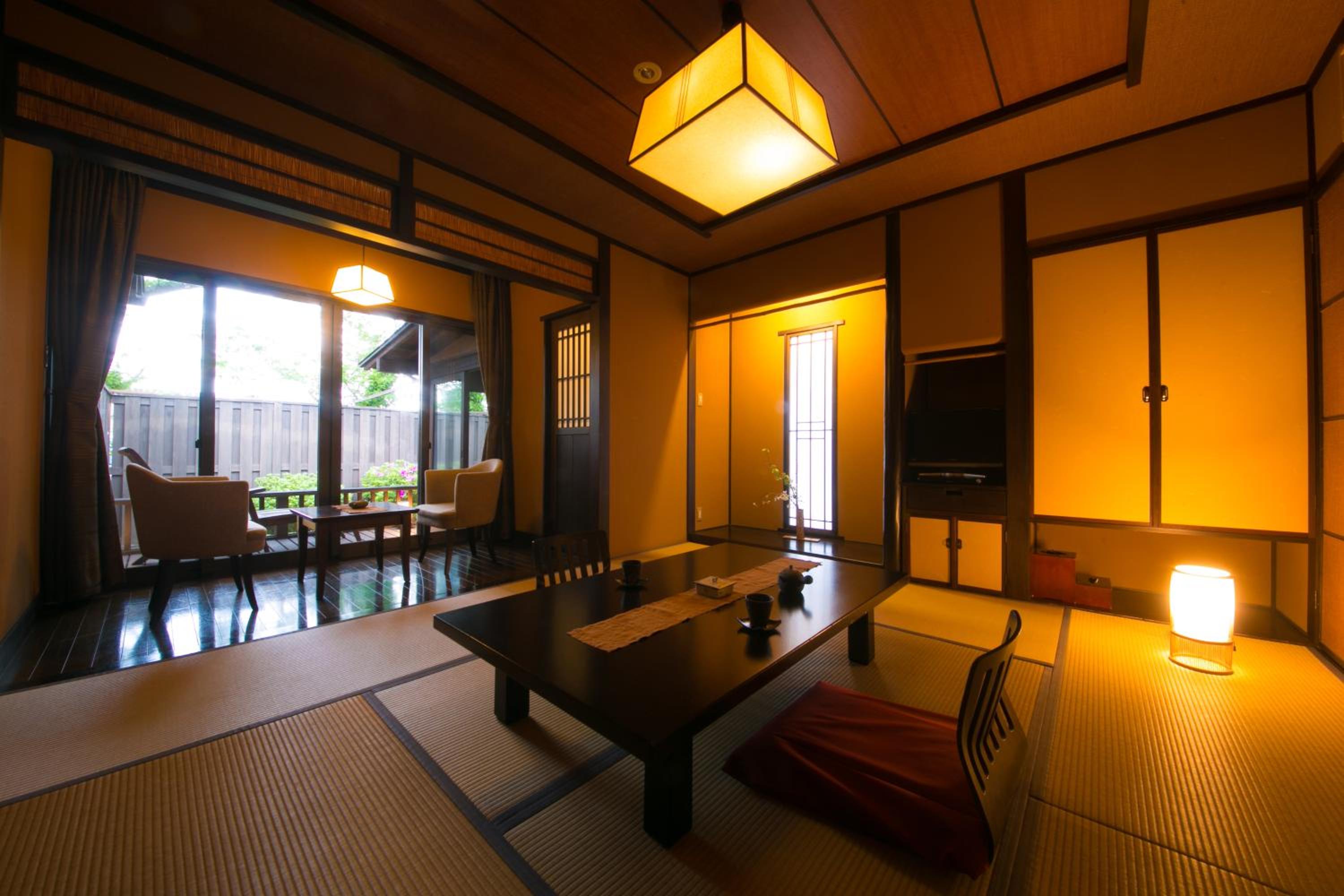Twin Room with Private Bathroom