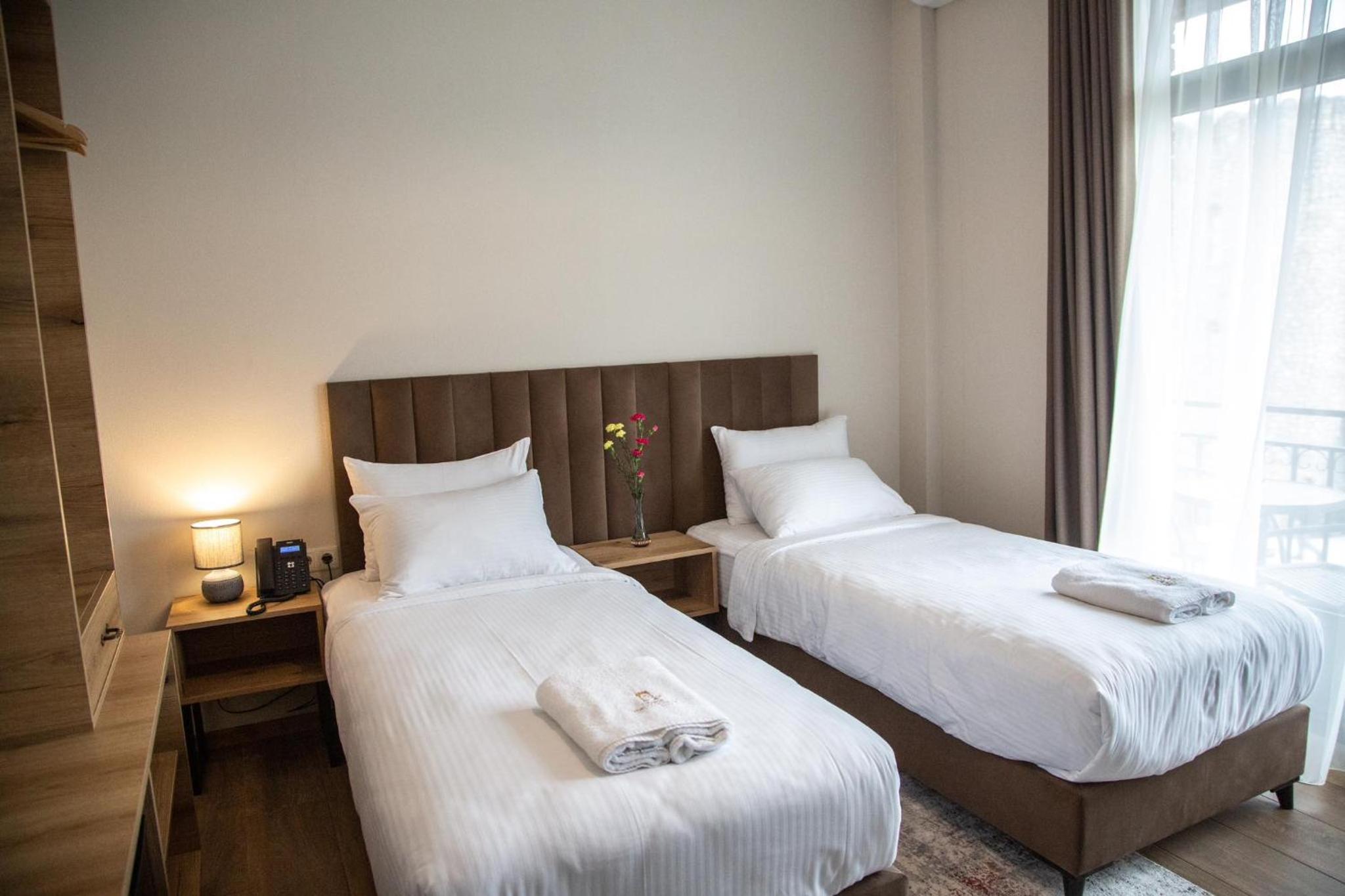 Large Twin Room photo 1