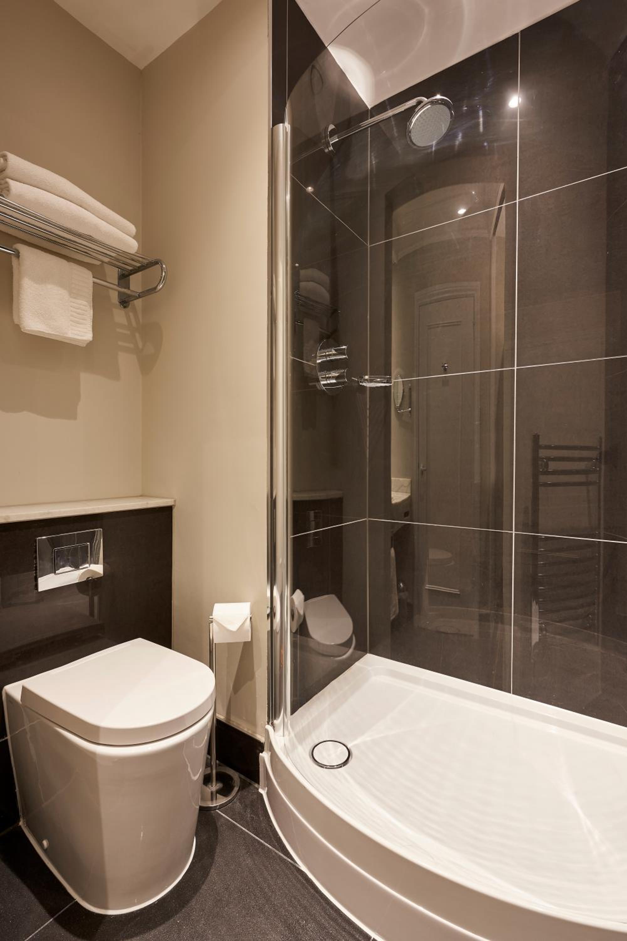 Standard Double Room - Photo 2