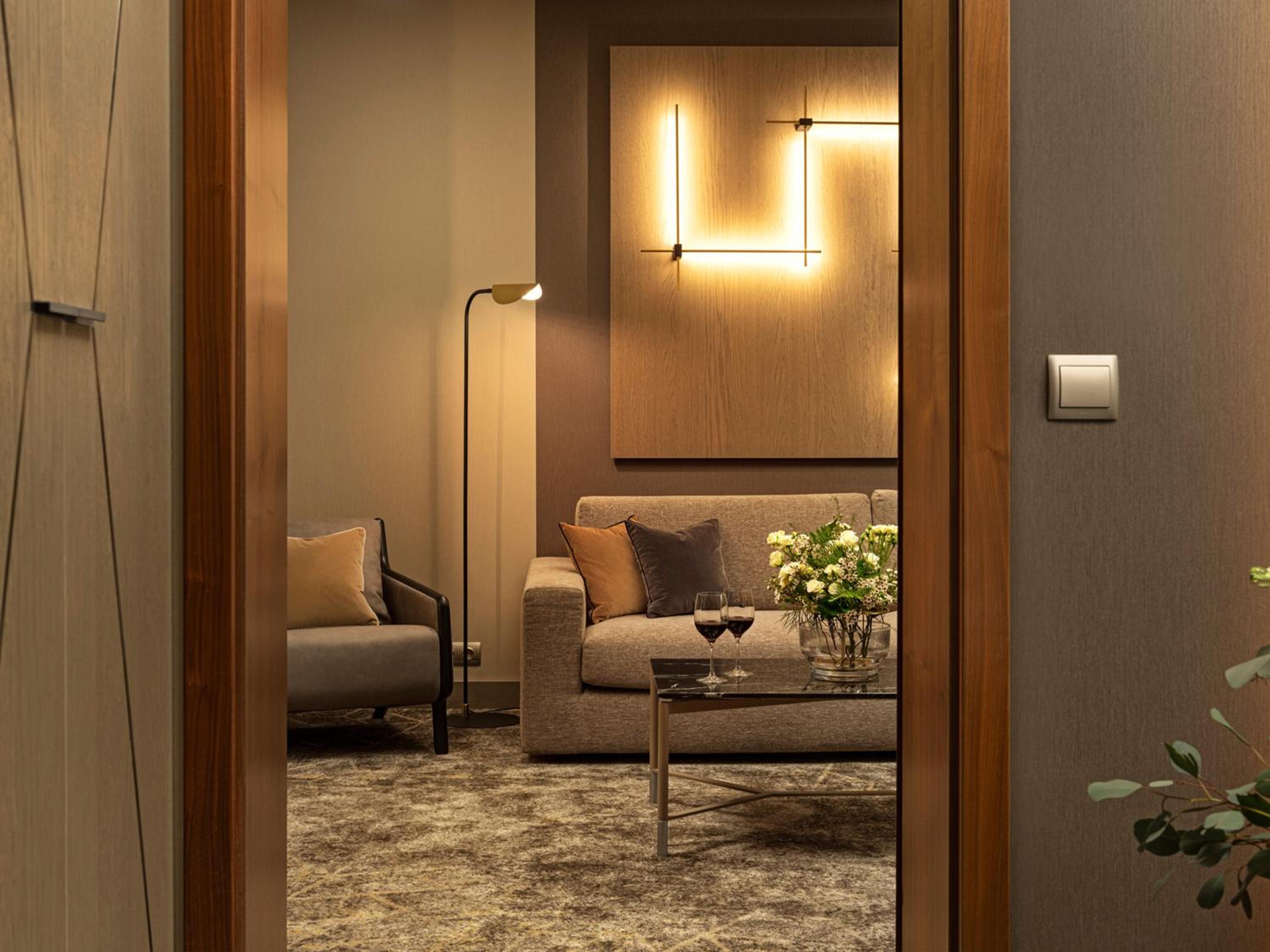 Premium Superior Suite - Photo 4