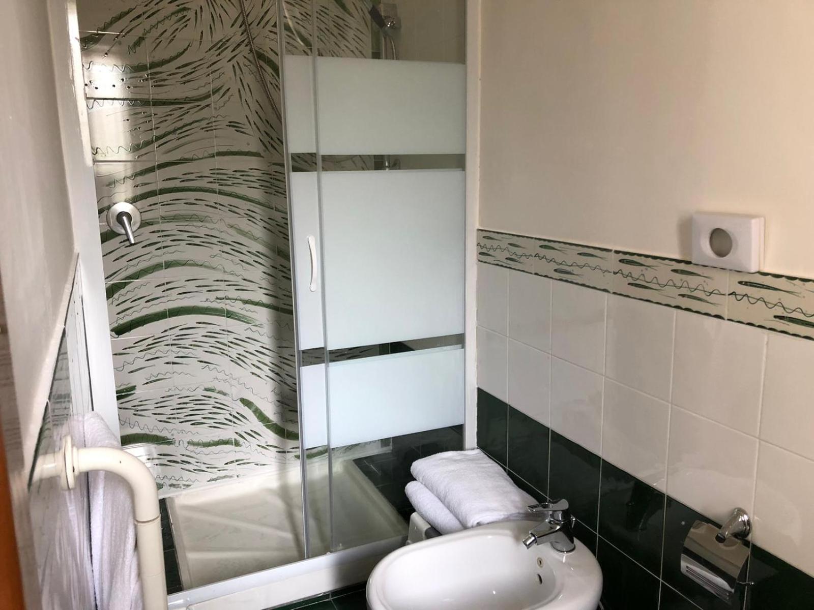 Standard Double Room - Photo 4