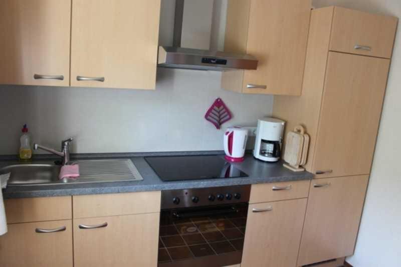 One-Bedroom Apartment with Shower photo 2