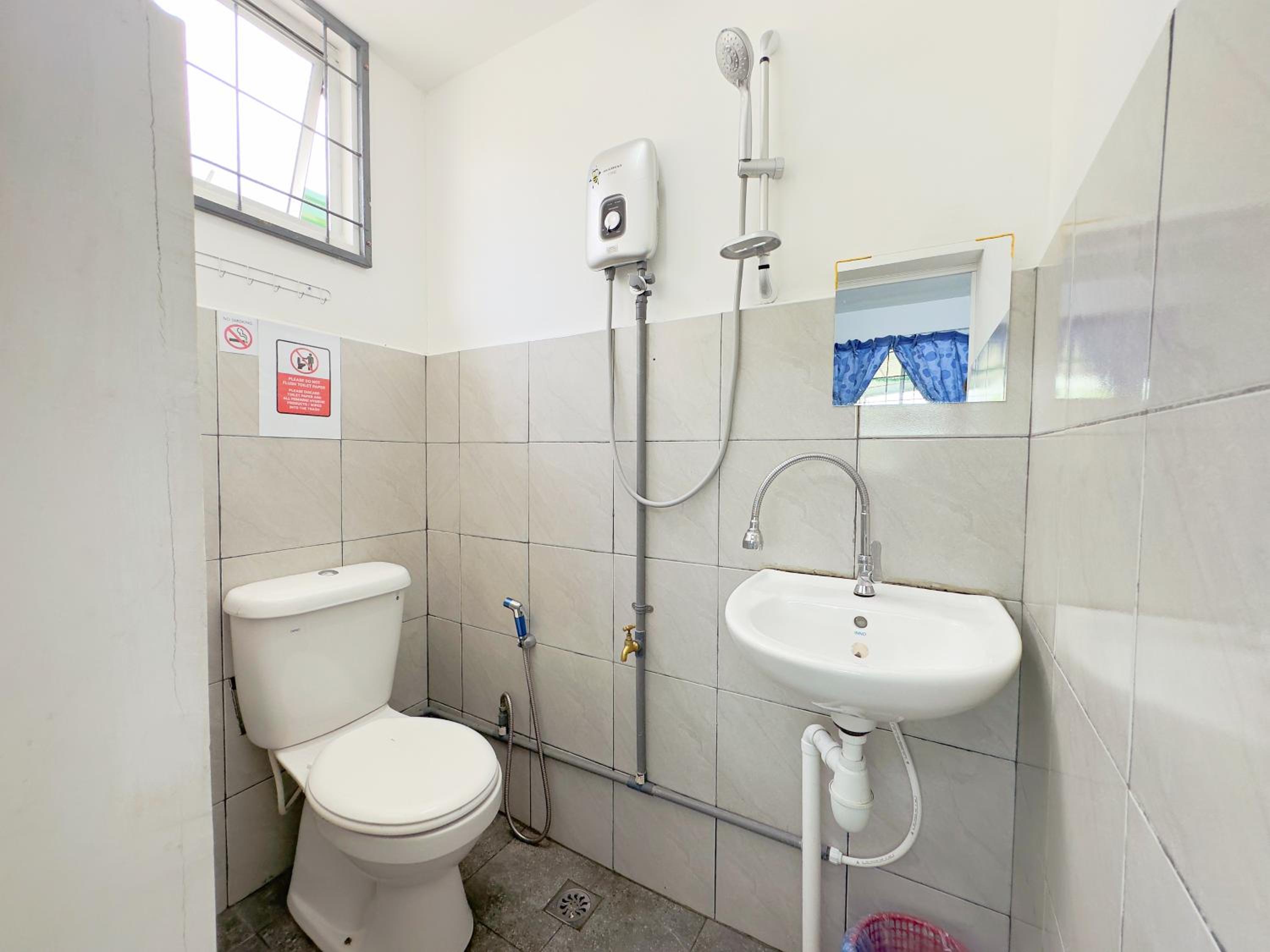 Single Room photo 3