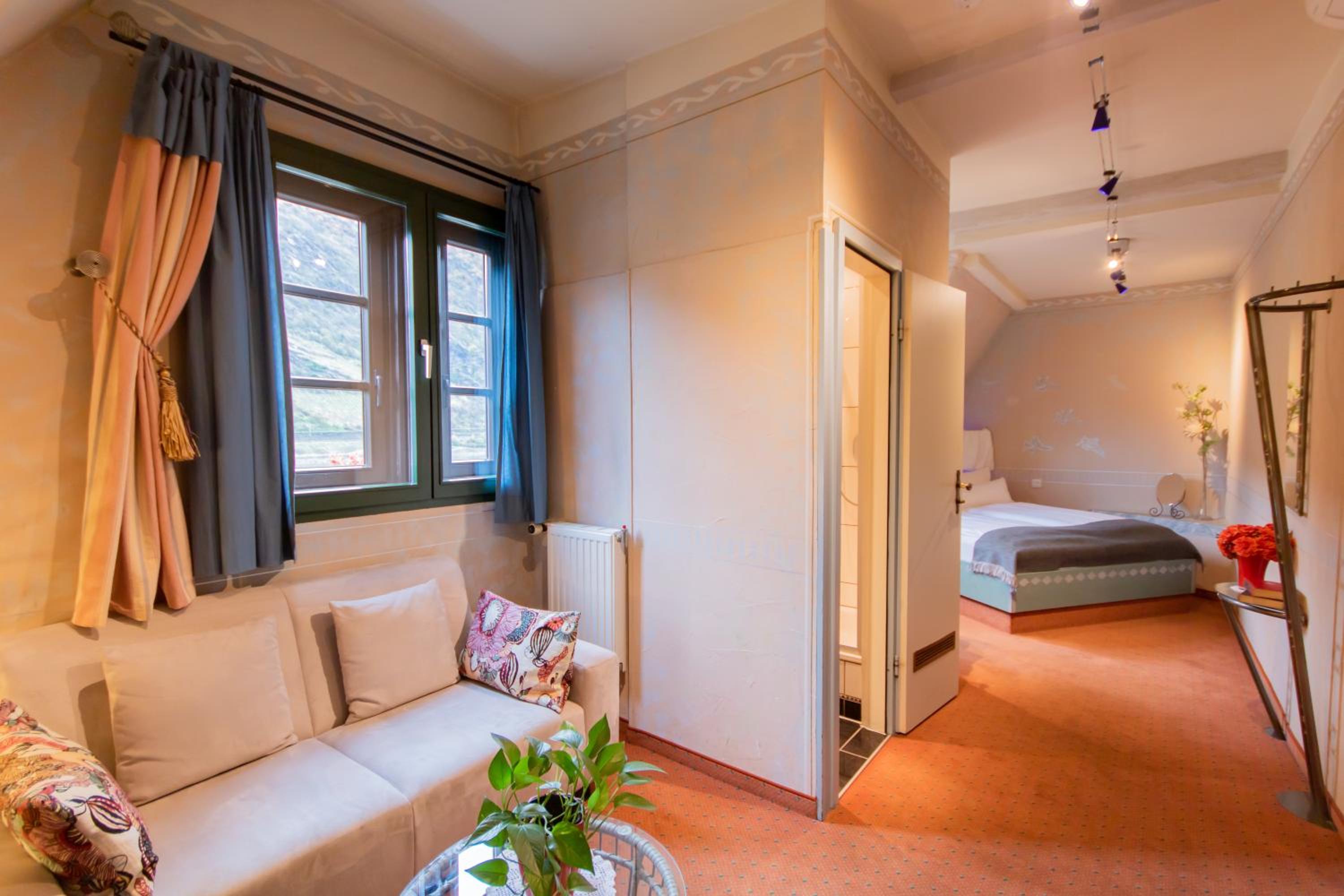 Double Room with River View  - Photo 1