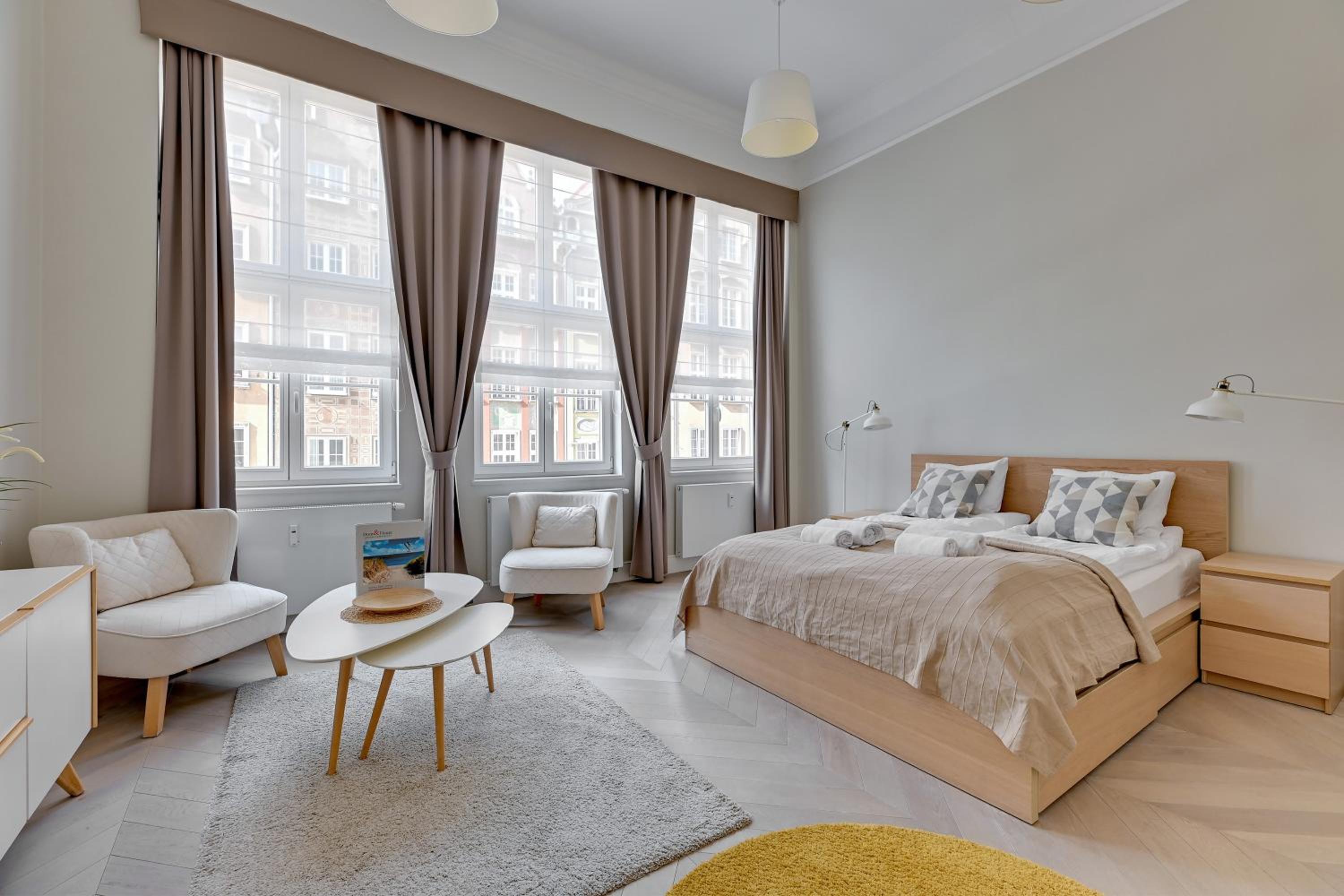 One-Bedroom Apartment with City View (4 Adults)