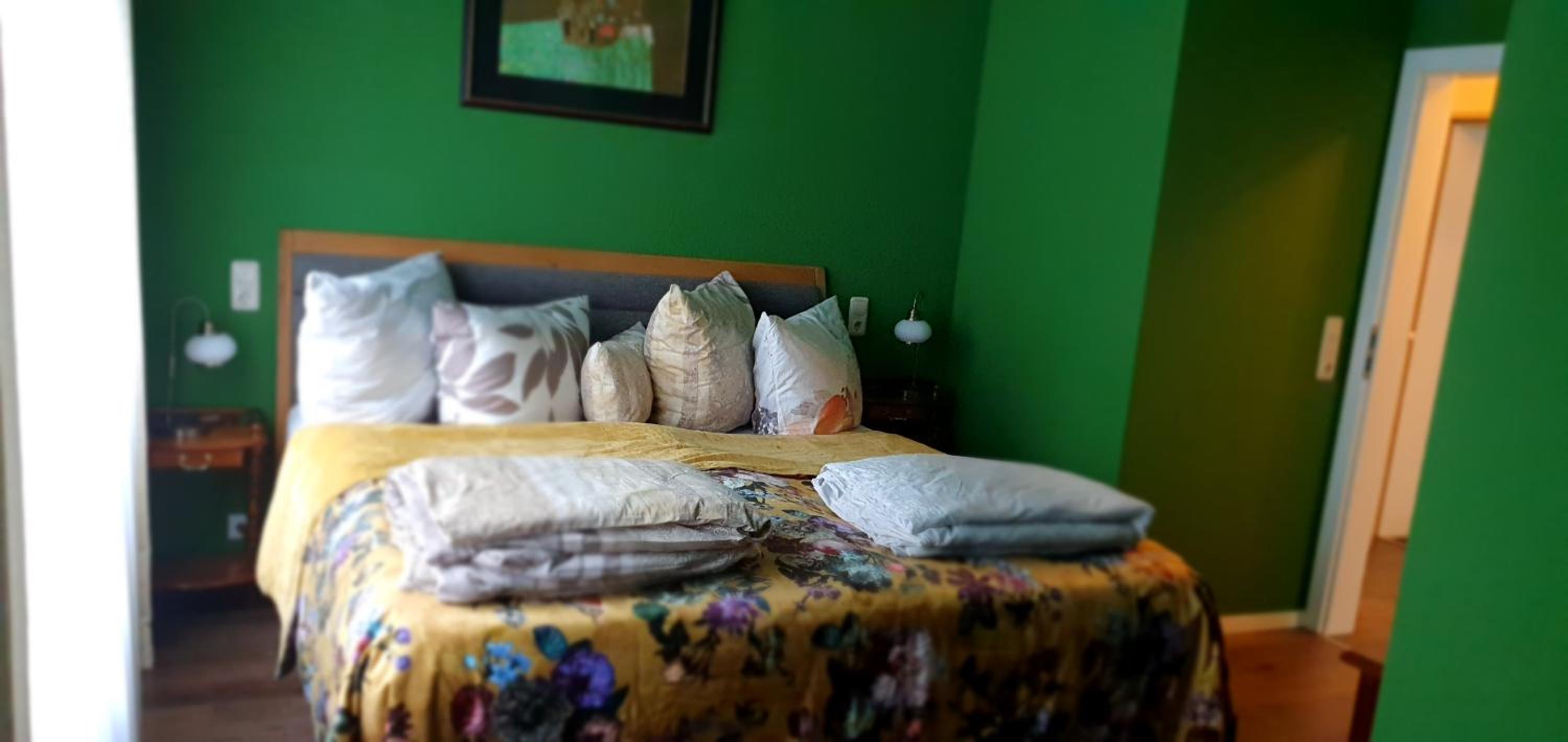 One-Bedroom Apartment photo 1
