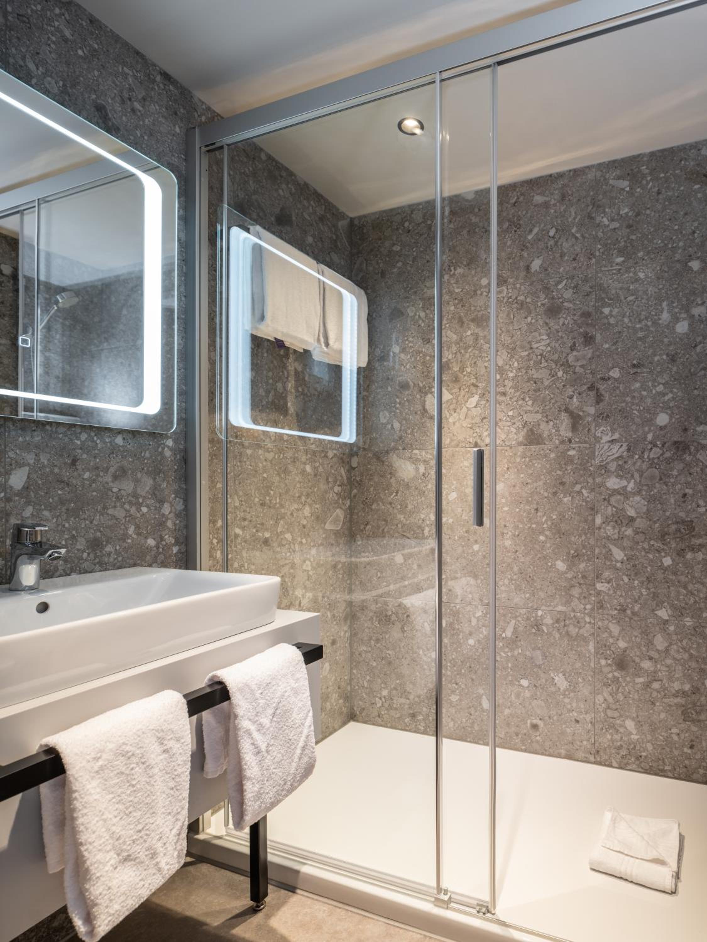 Superior Double Room - Photo 10