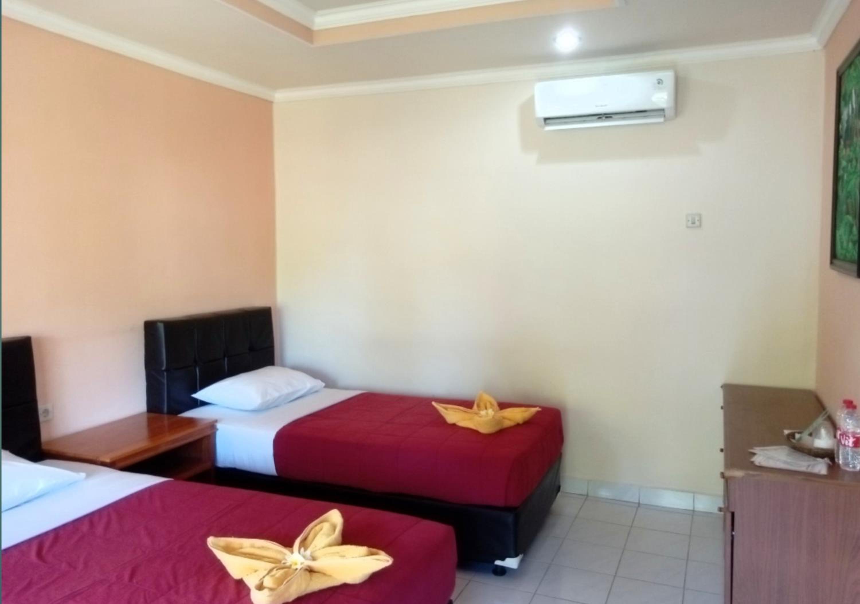 Standard Double or Twin Room with Partial Sea View