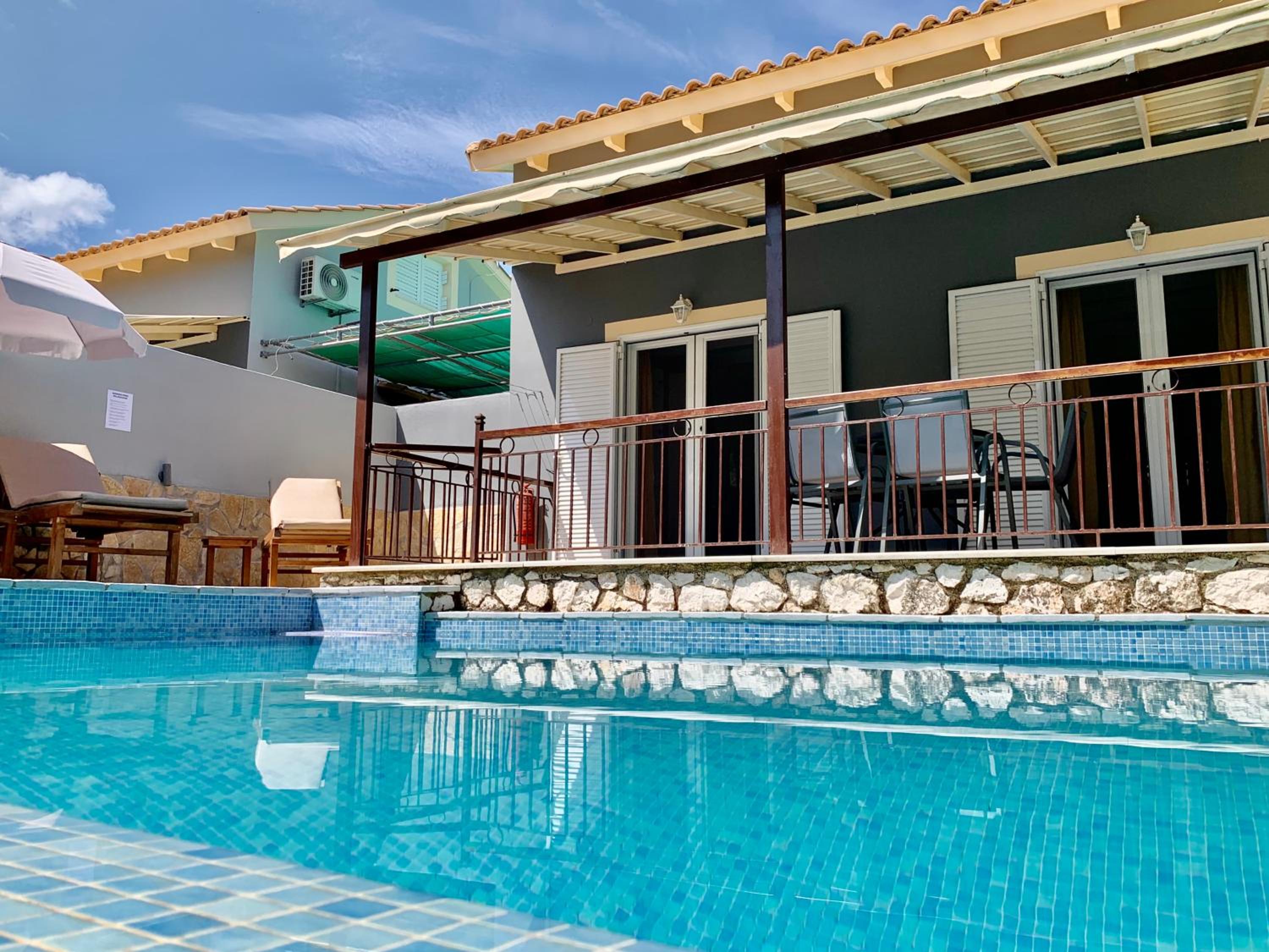 Villa with Private Pool - Photo 17