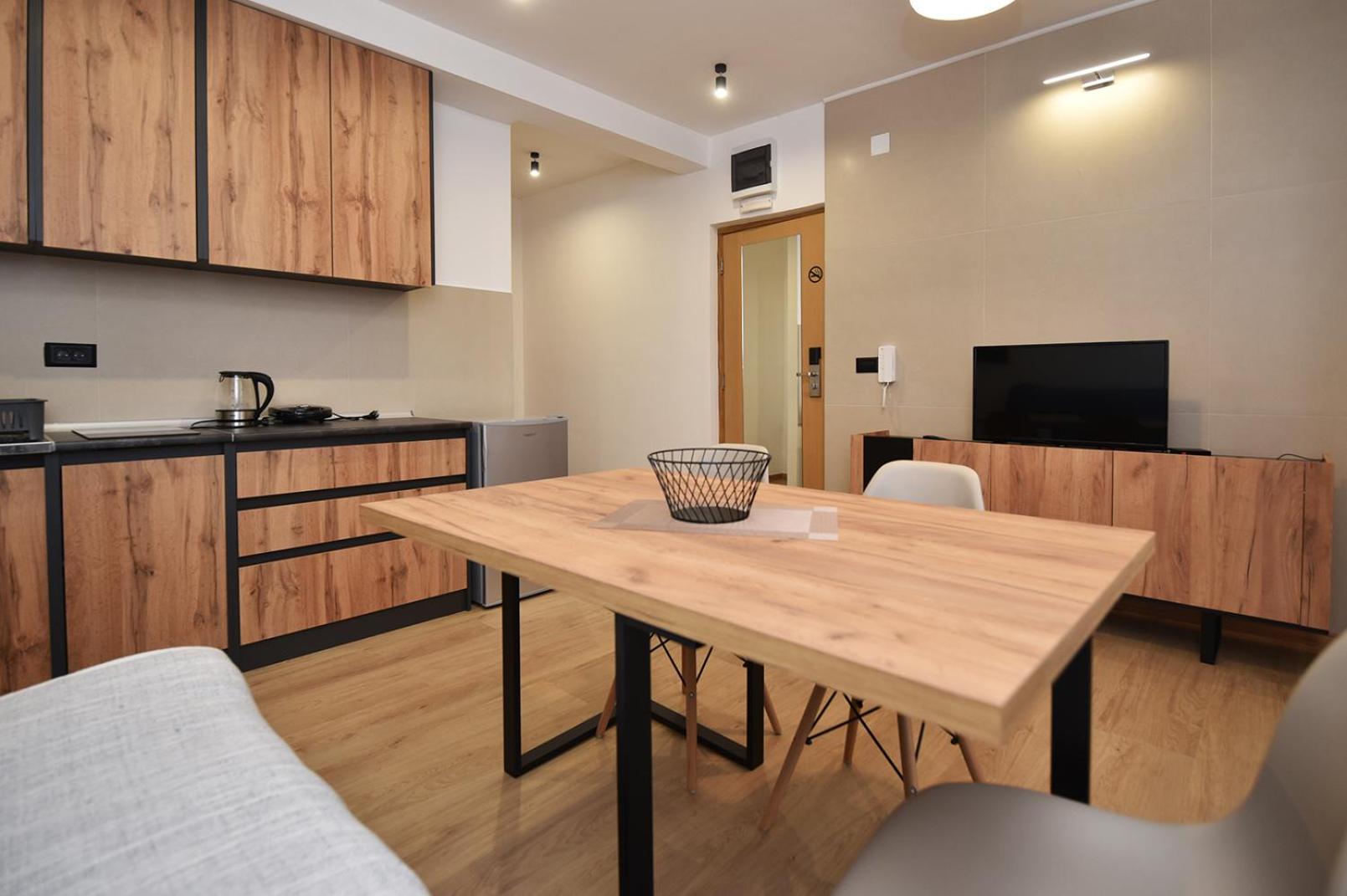 One-Bedroom Apartment photo 2