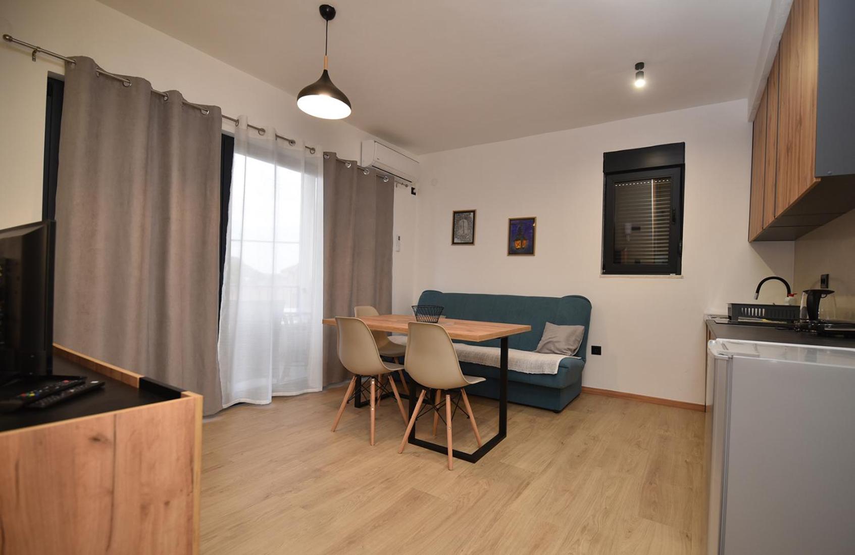 One-Bedroom Apartment photo 3