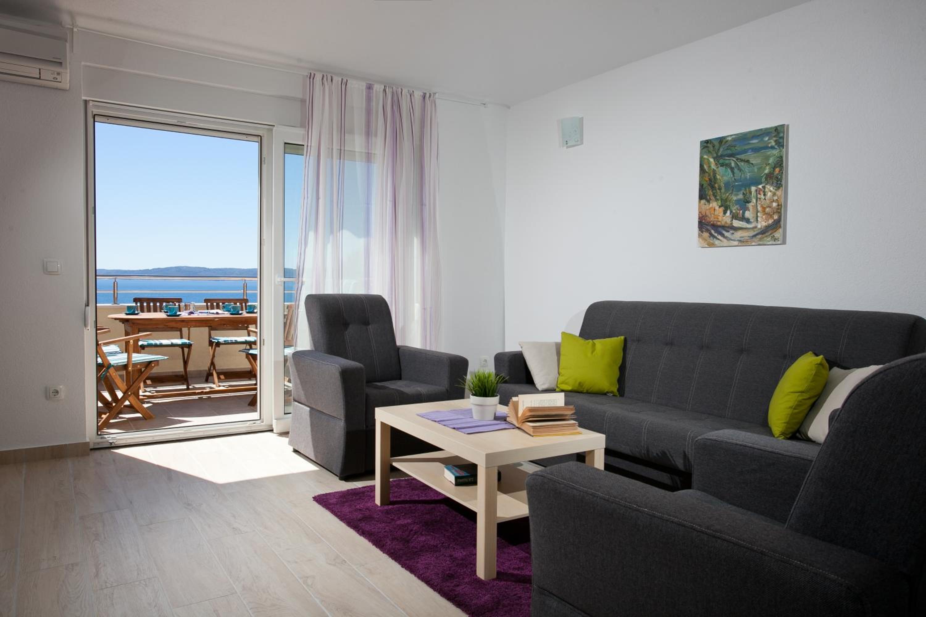 Apartment With Sea View