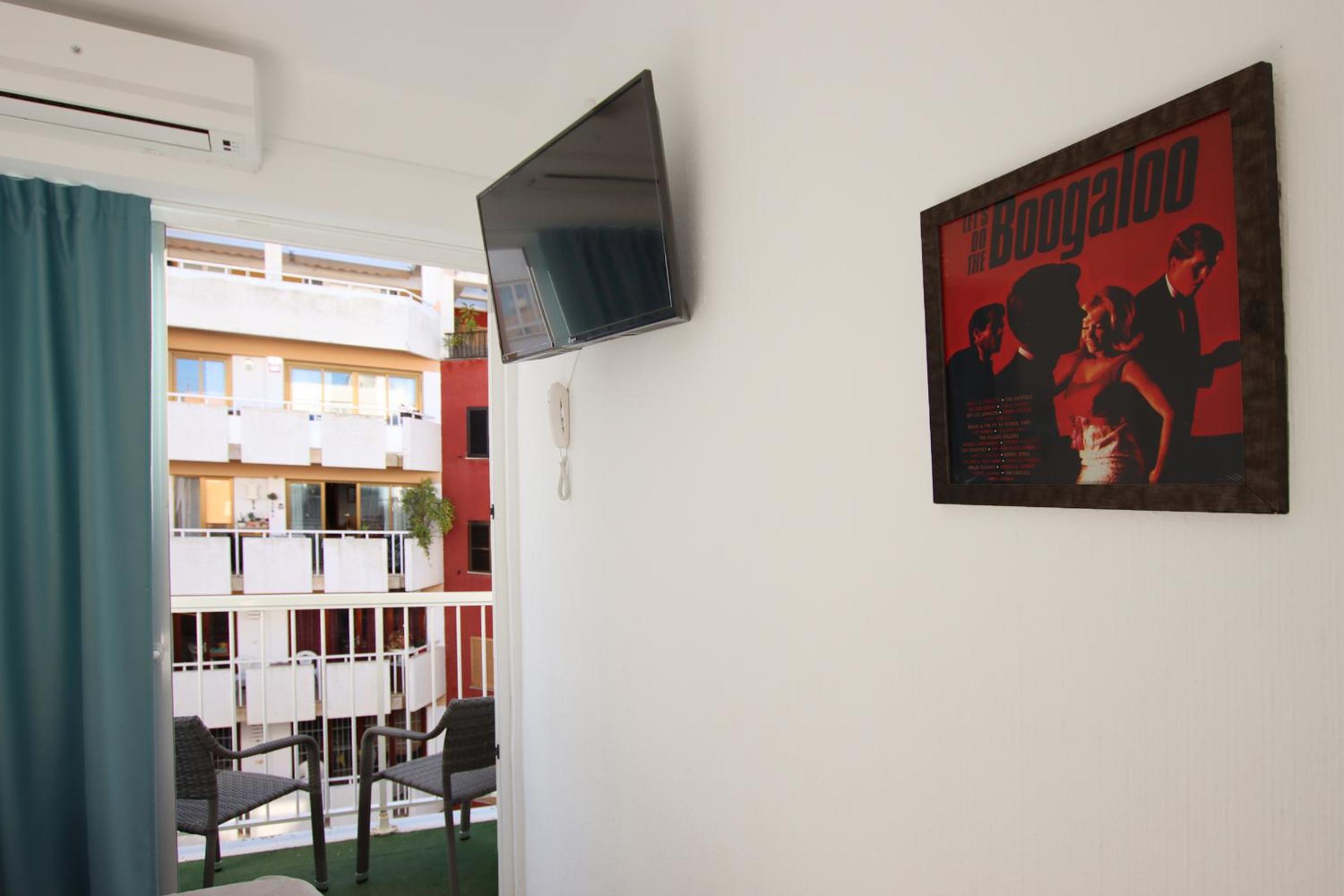 Triple Room with Balcony photo 3