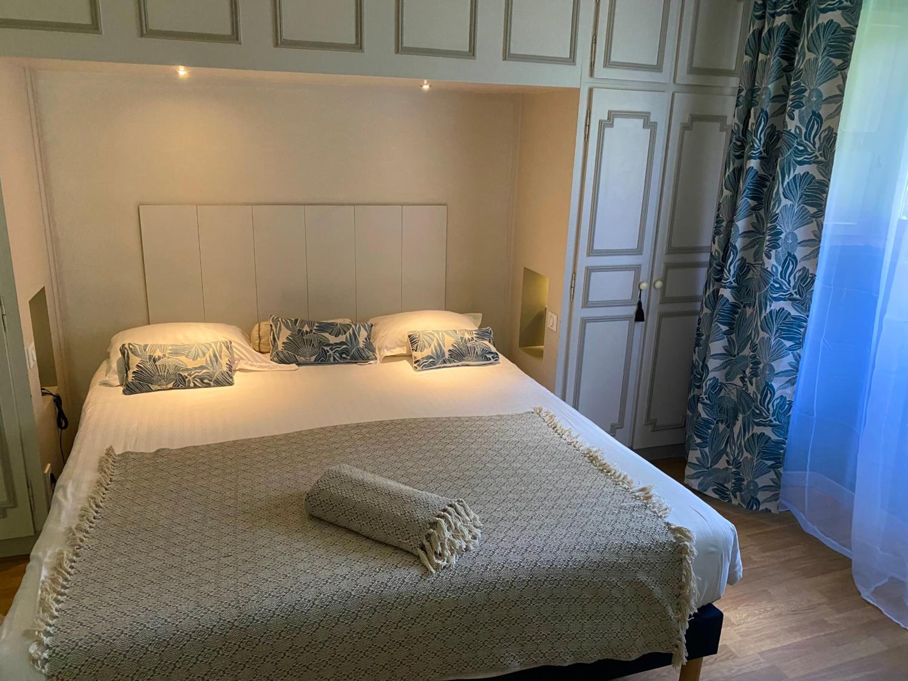 Superior Double or Twin Room - Photo 1