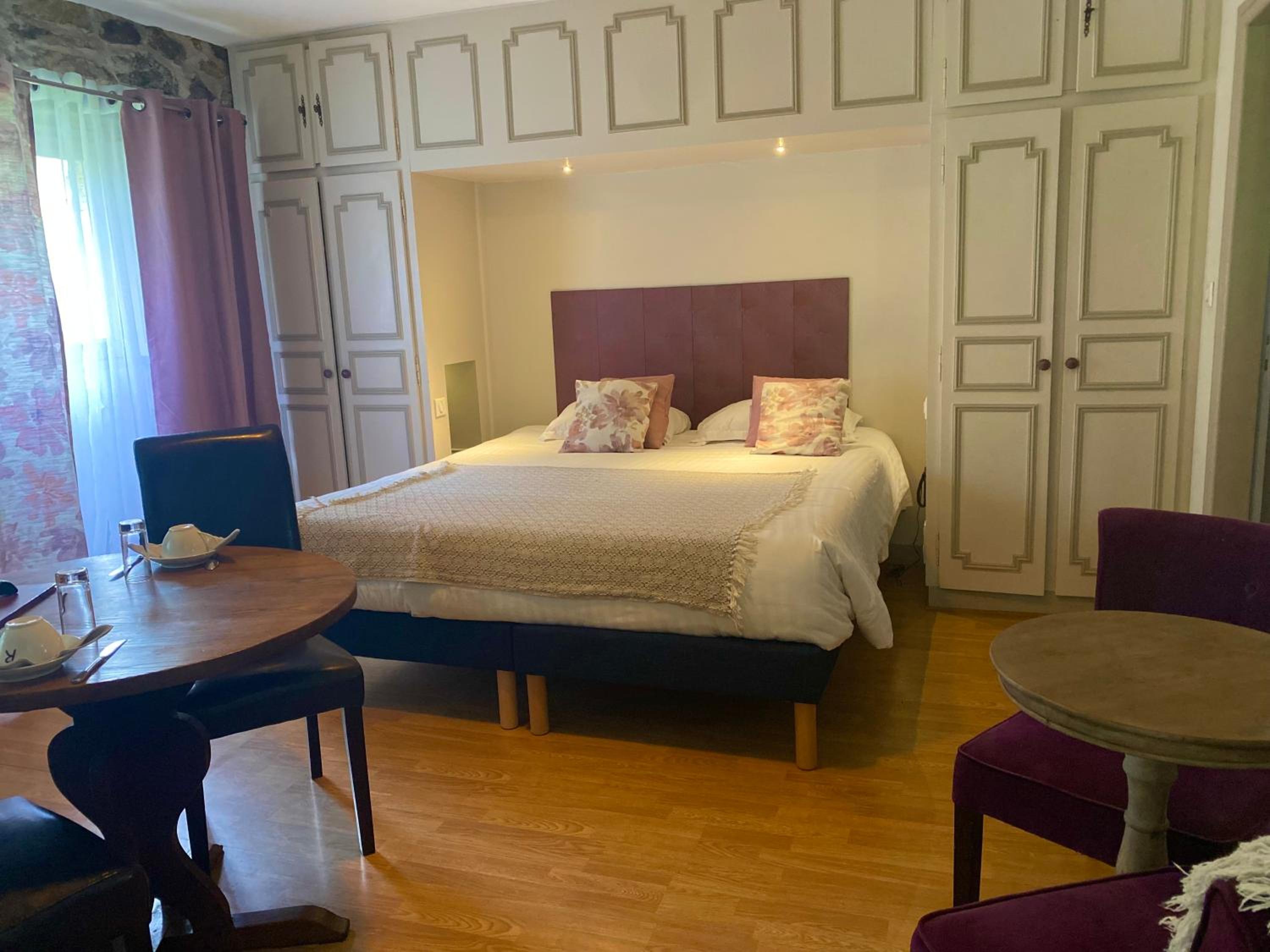 Superior Double or Twin Room - Photo 8