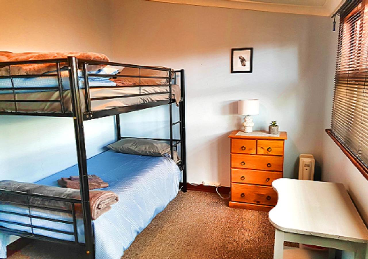 Small Twin Room photo 1