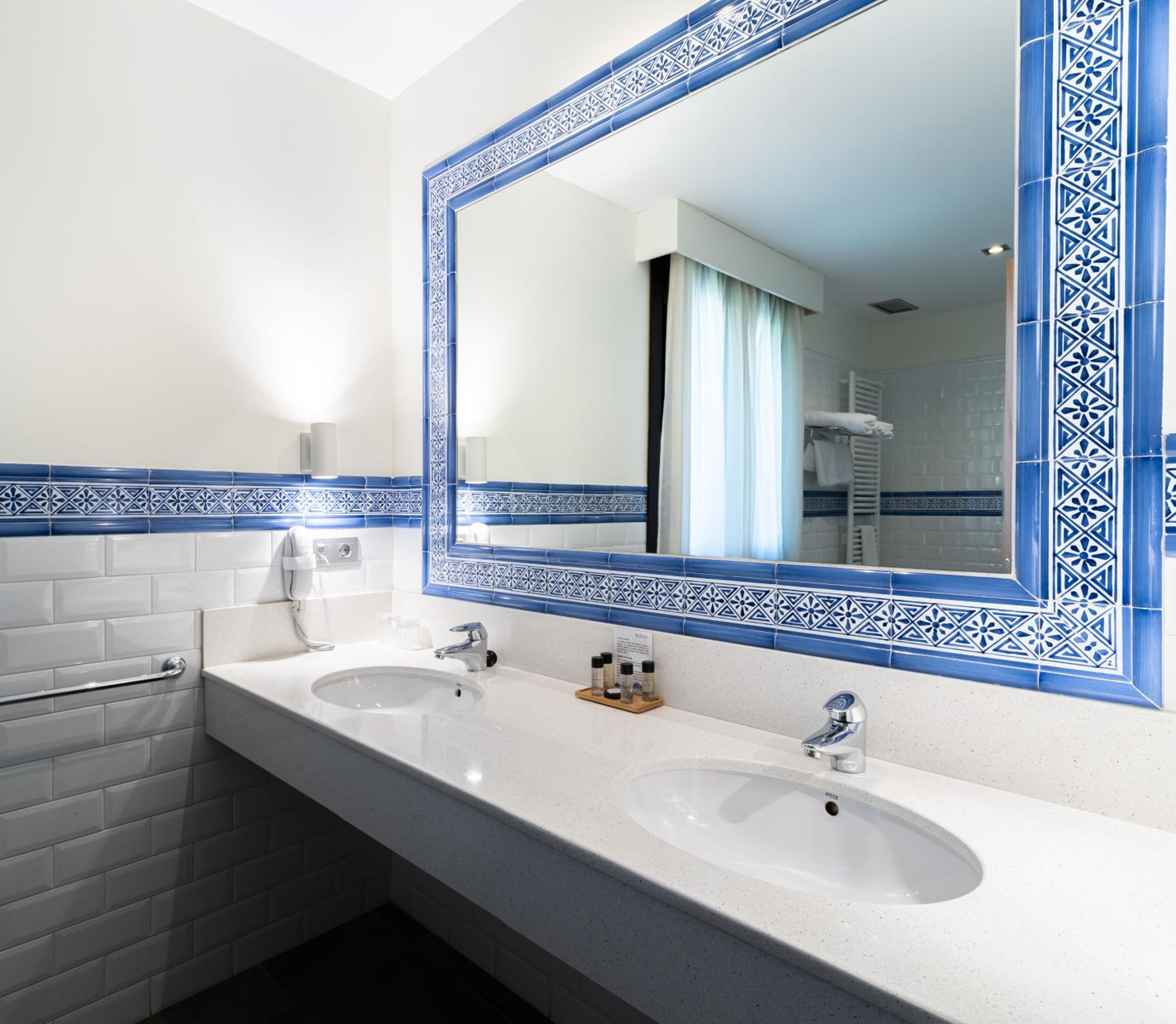 Double or Twin Room photo 2