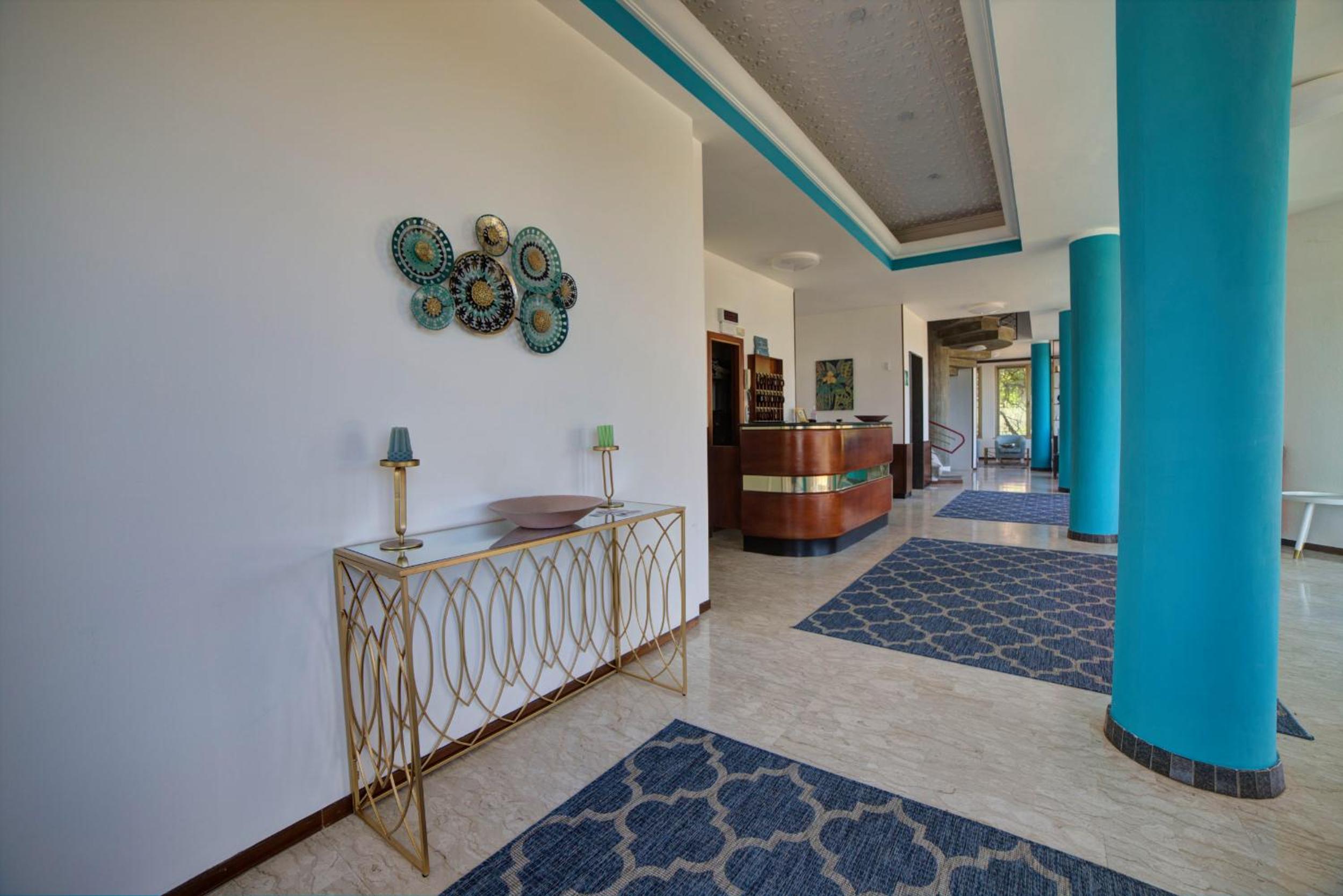 Double or Twin Room - Photo 10