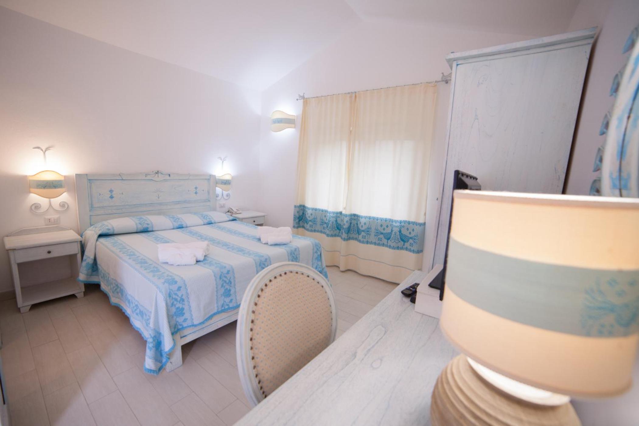 Large Double or Twin Room photo 2