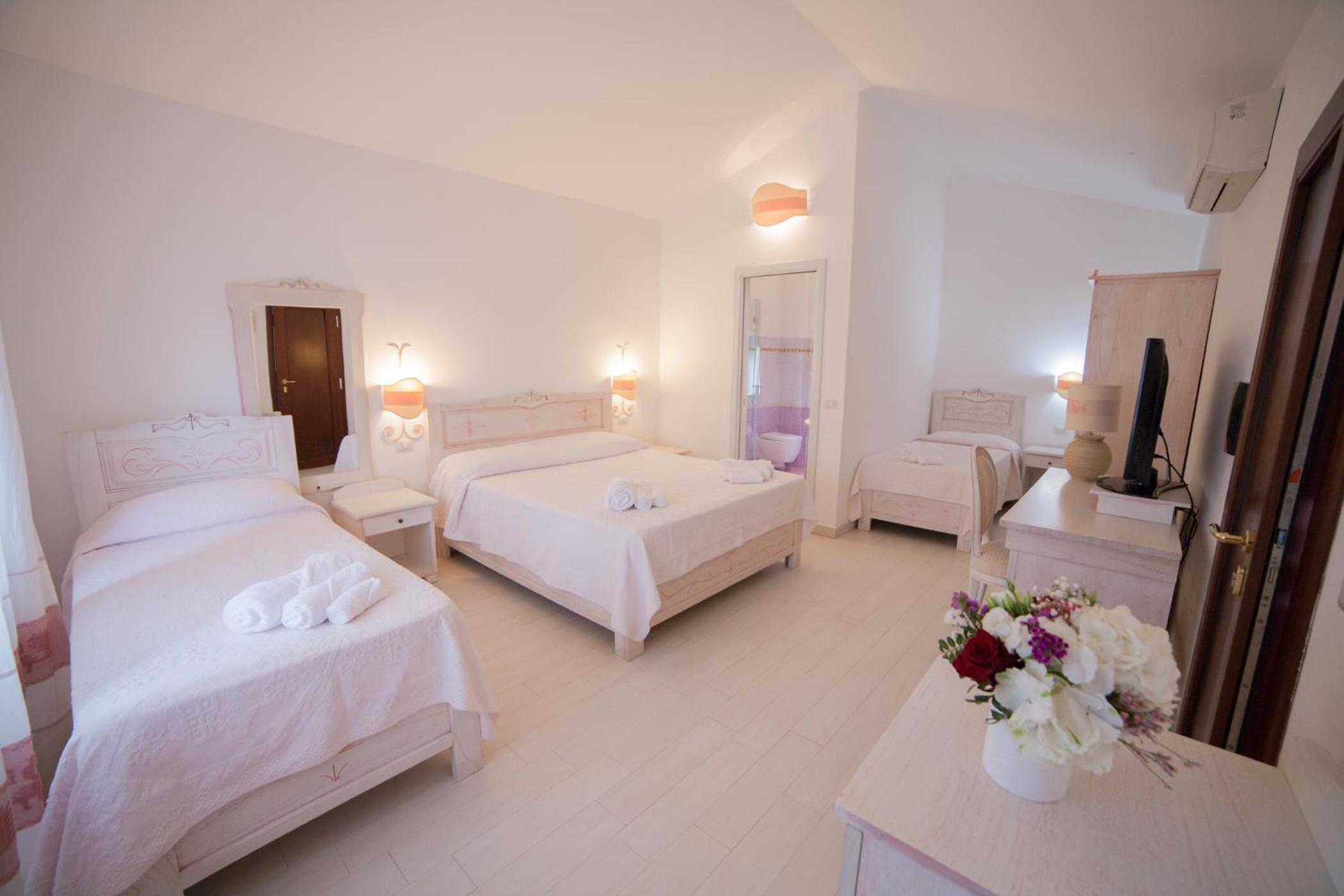 Deluxe Double or Twin Room photo 1