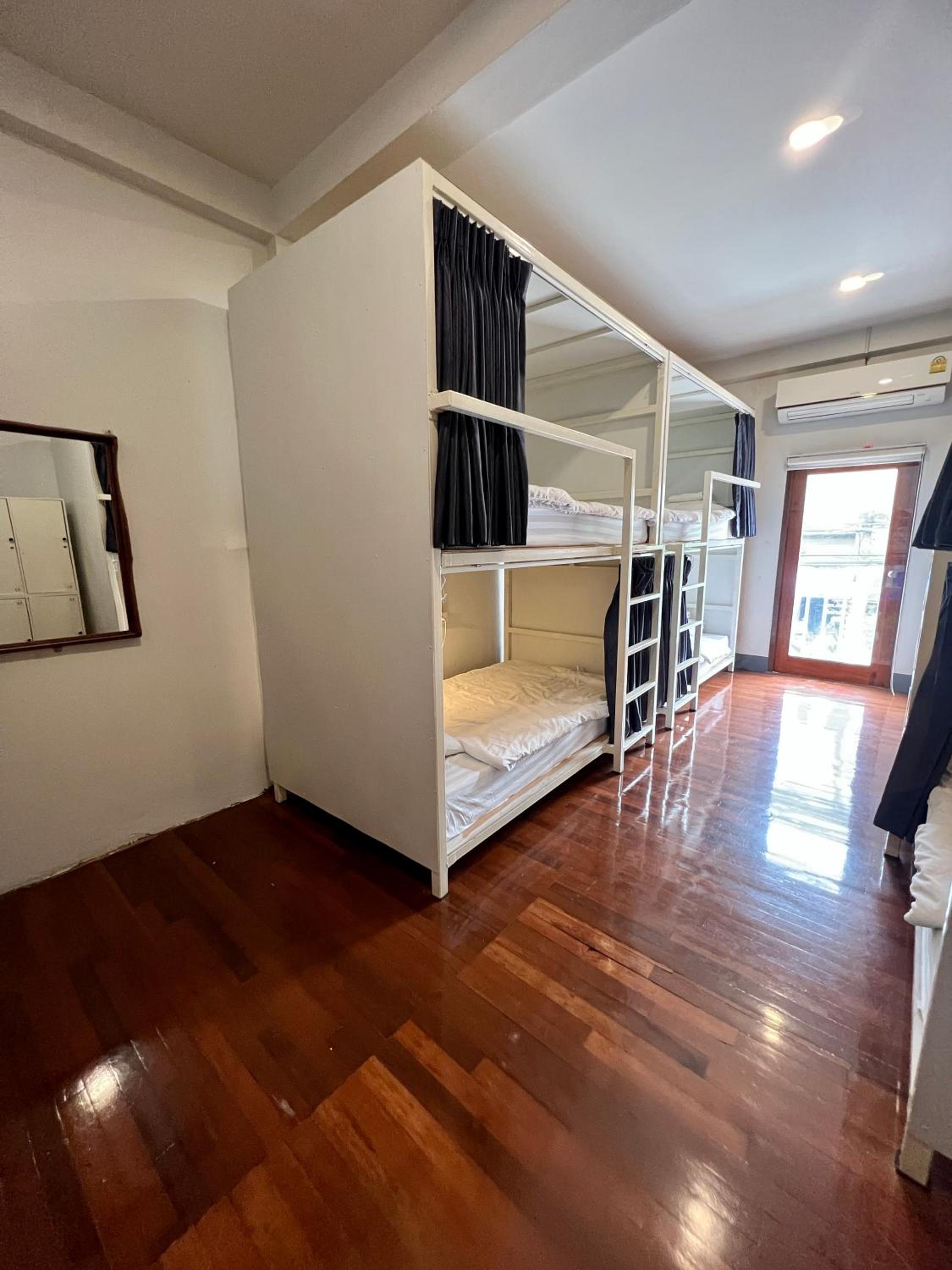8-Bed Mixed Dormitory Room photo 1