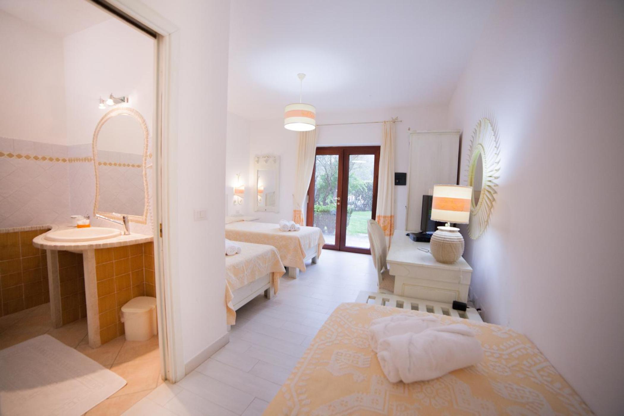 Triple Room with Bathroom photo 1