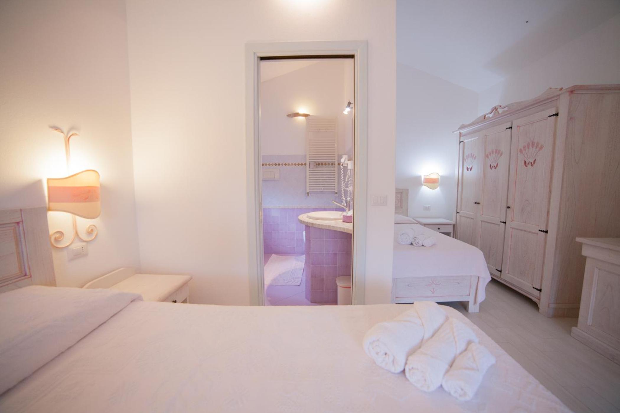 Deluxe Double or Twin Room photo 2