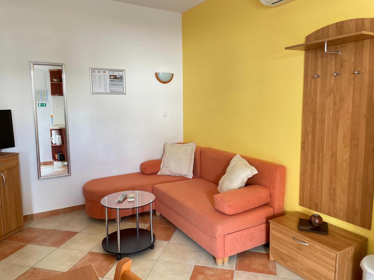 One Bedroom Apartment with Terrace photo 3