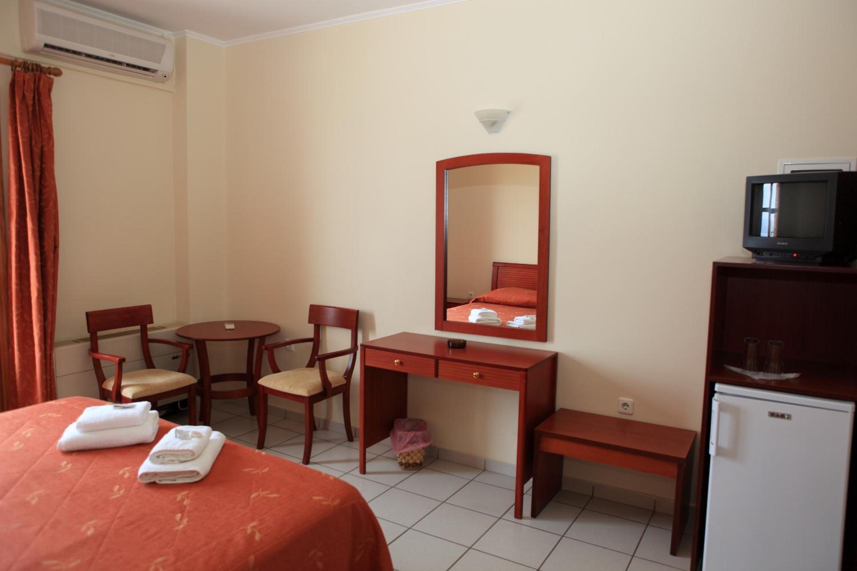 Double or Twin Room - Photo 3
