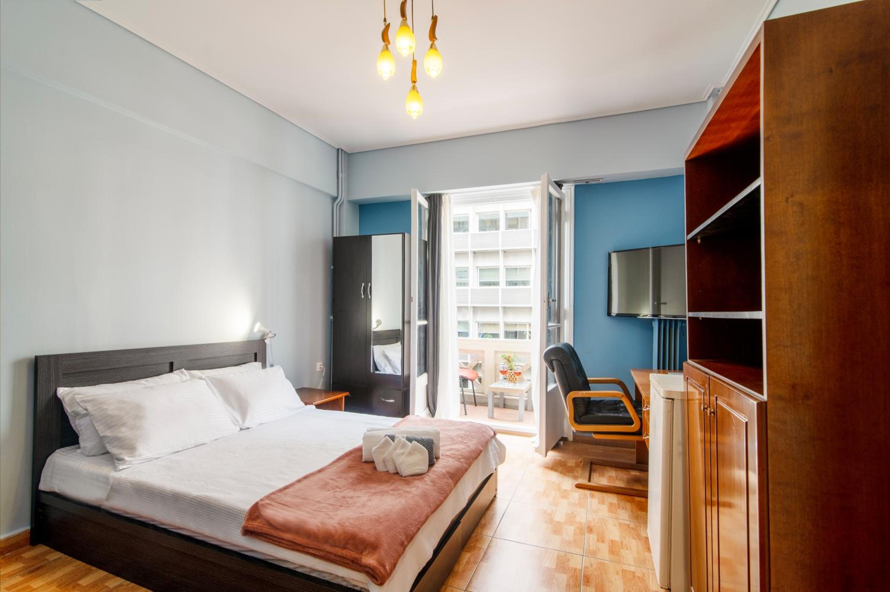 Standard Double Room with Shared Bathroom
