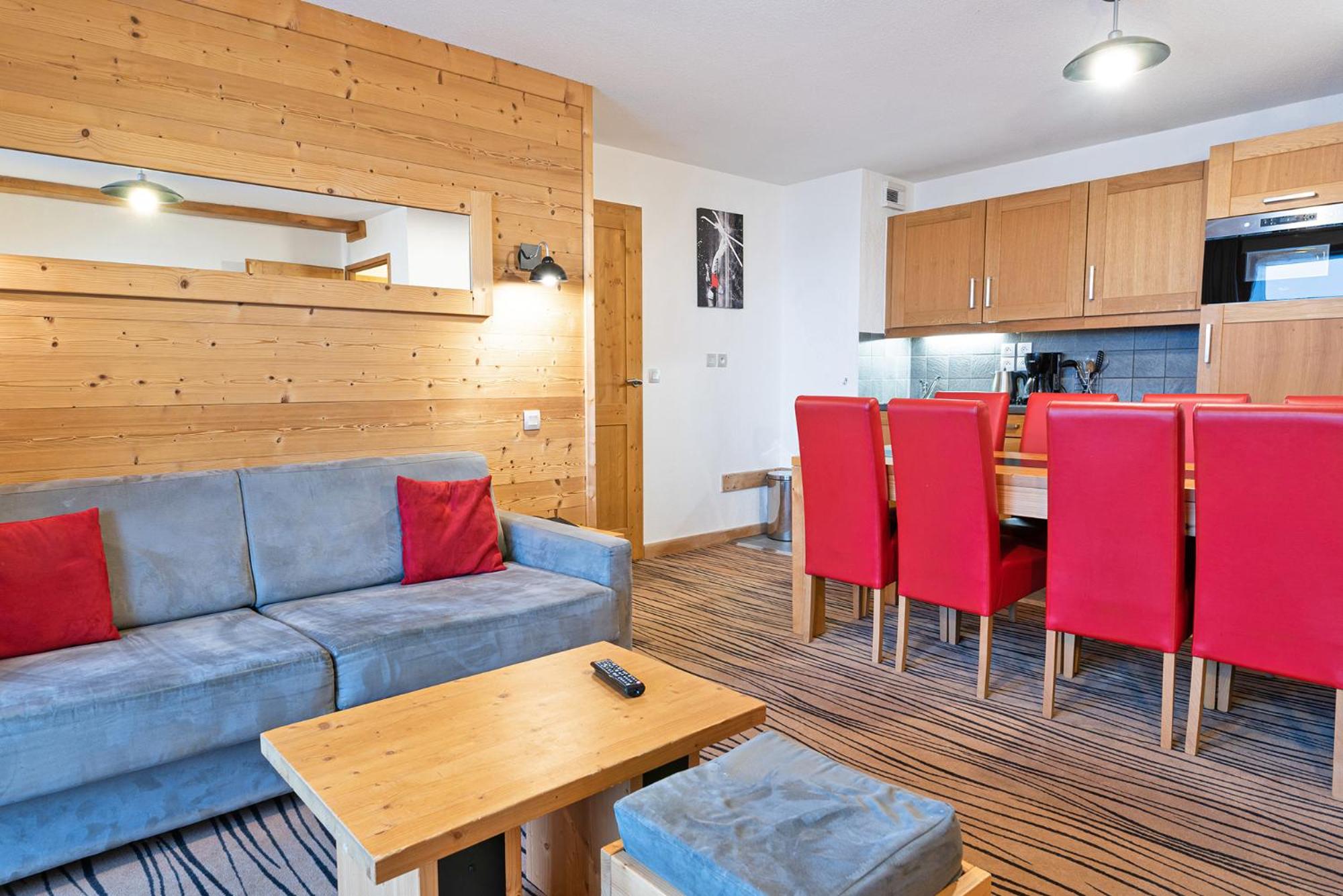 Two-Bedroom Apartment with Alcove (8 Adults) photo 2