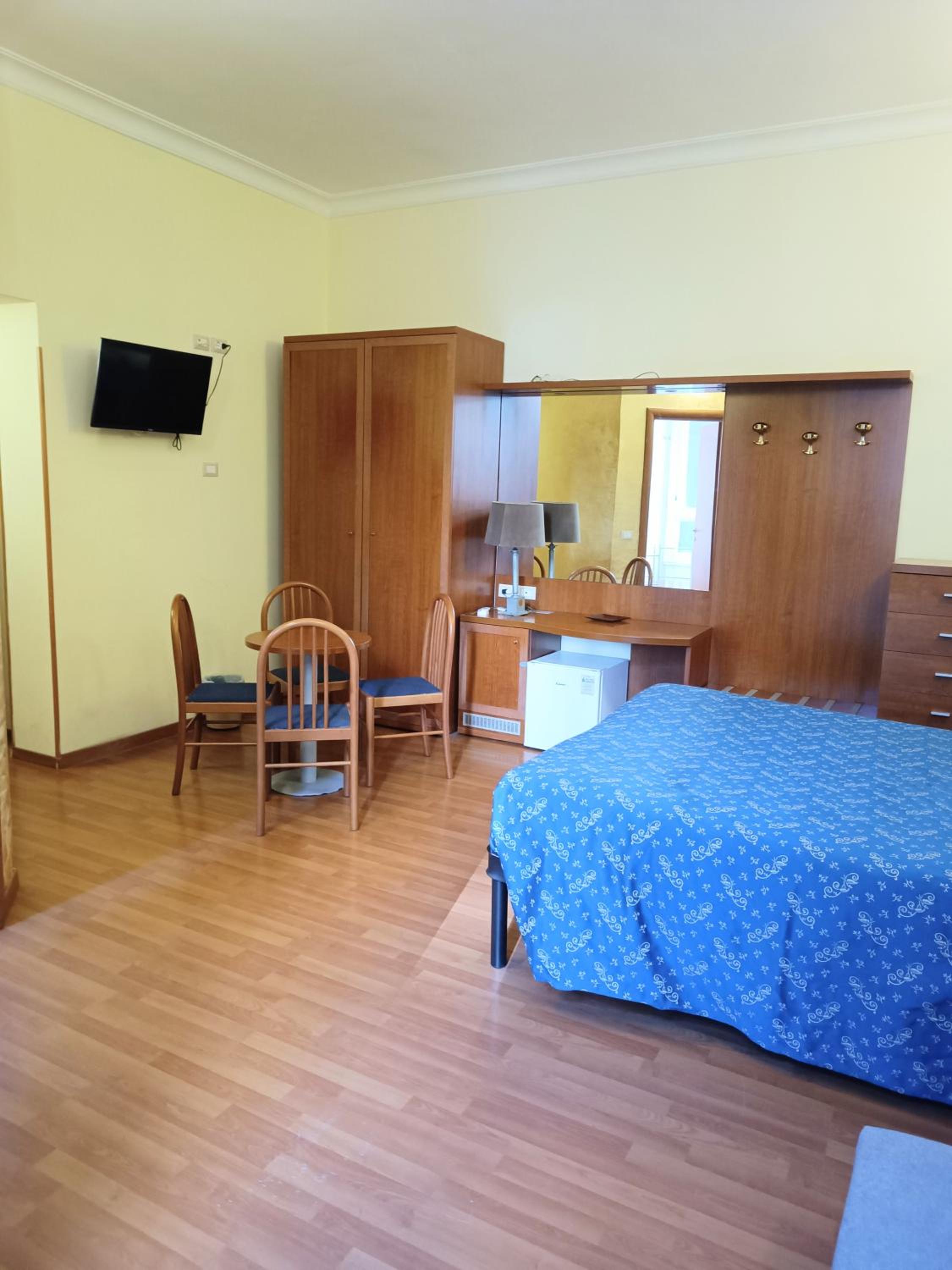 Classic Quadruple Room photo 3