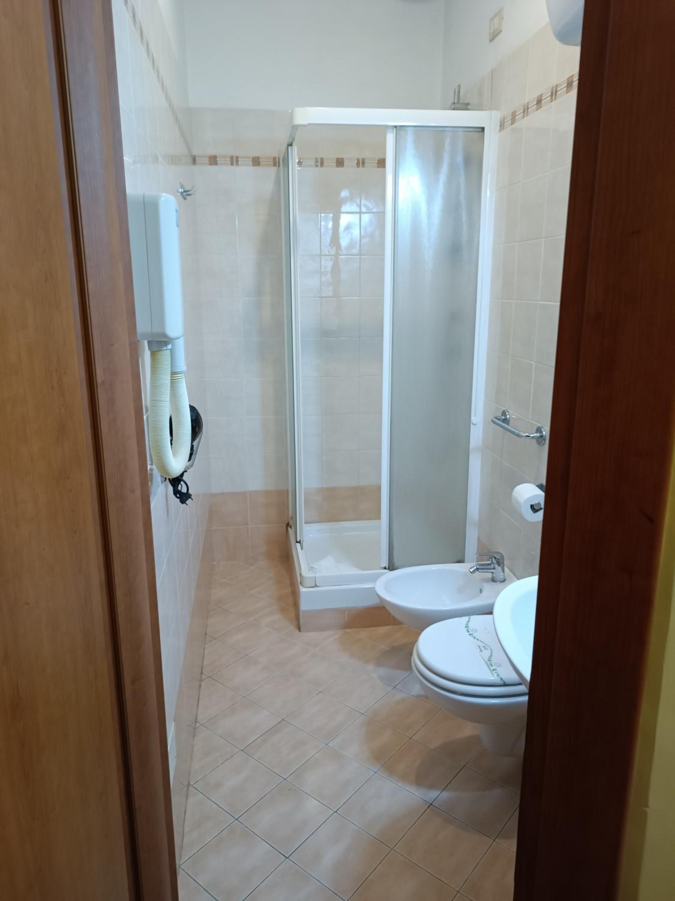 Double Room with Private Bathroom photo 2