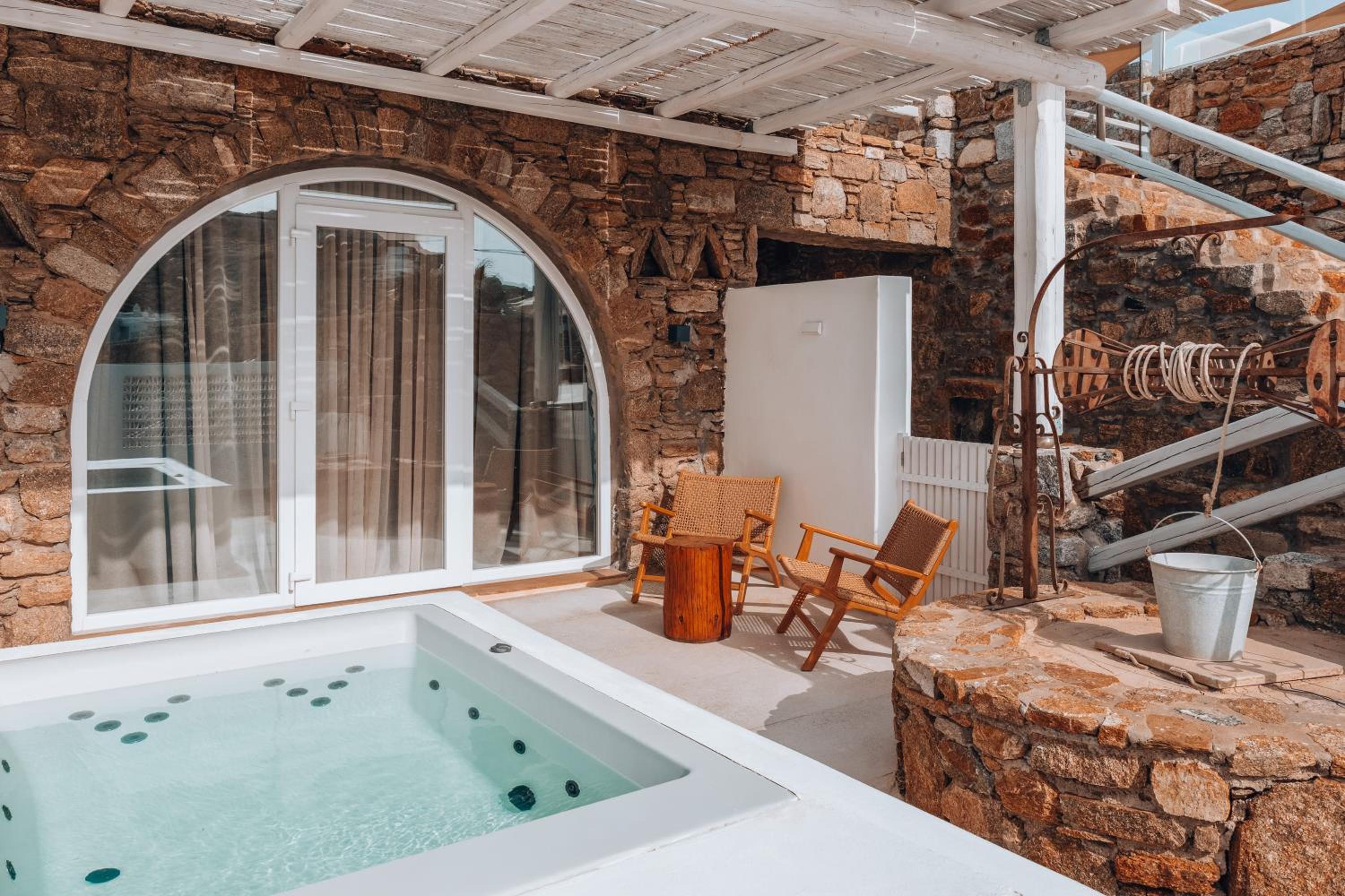Senses Suite with Outdoor Hot Tub - Photo 8