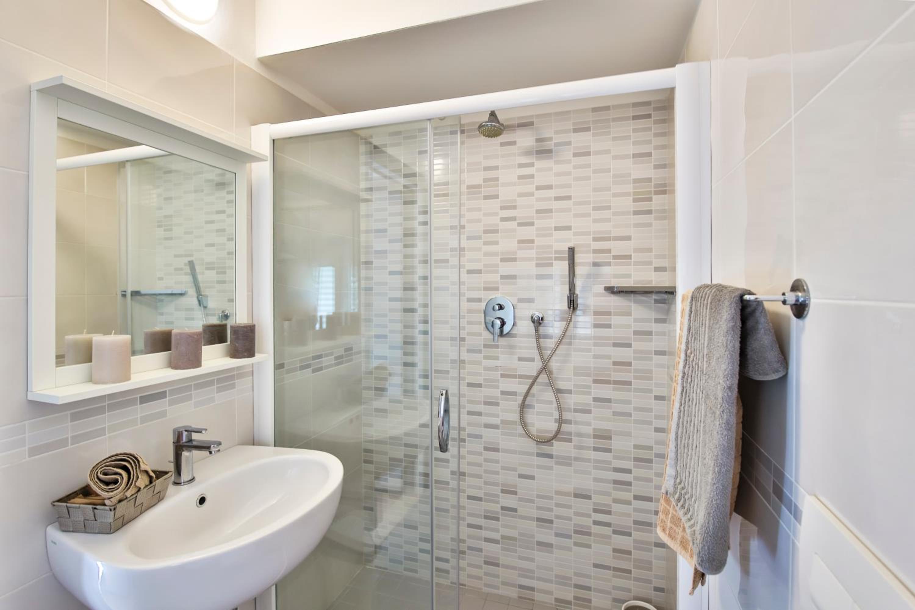 Double or Twin Room - Photo 3