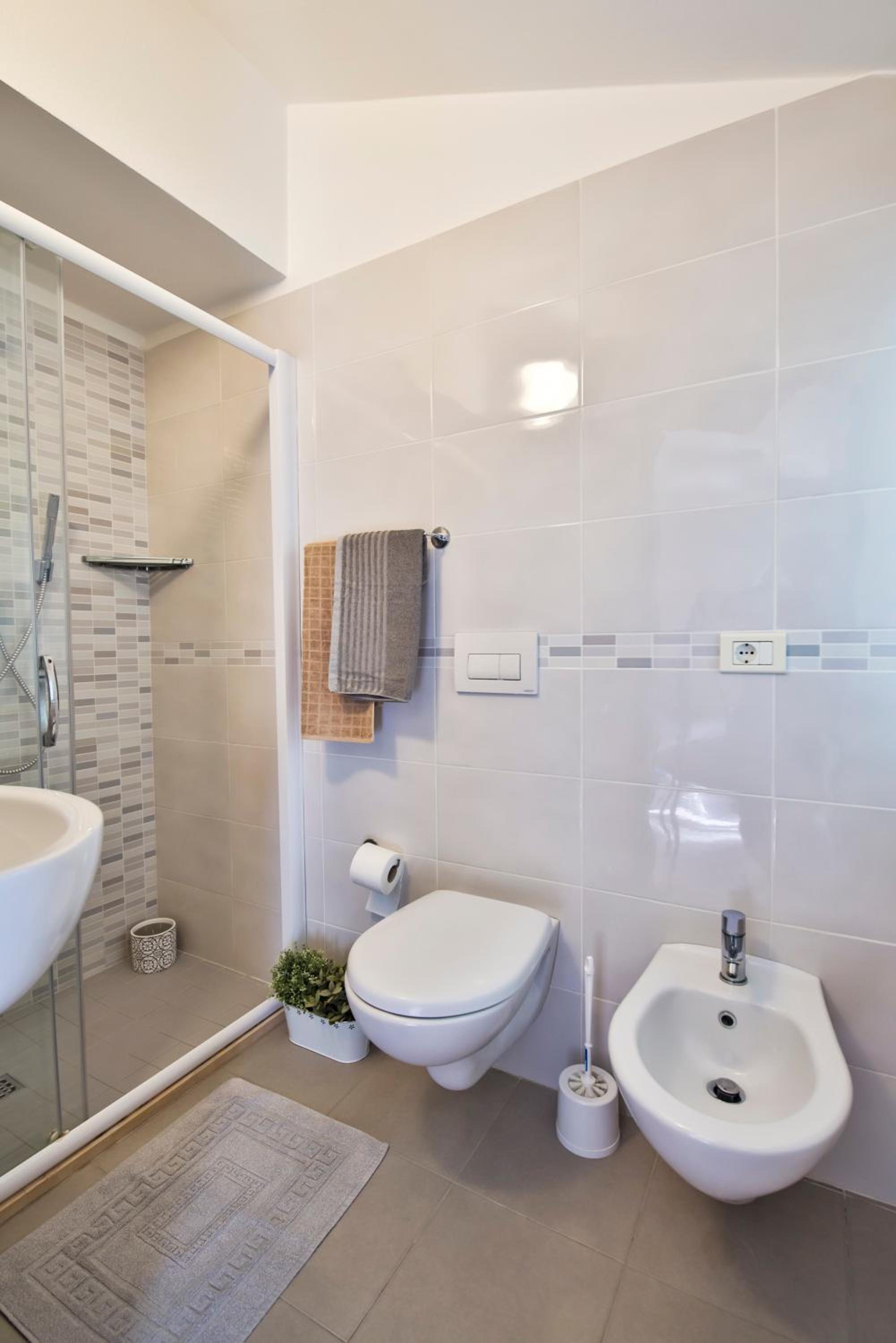 Double or Twin Room - Photo 2