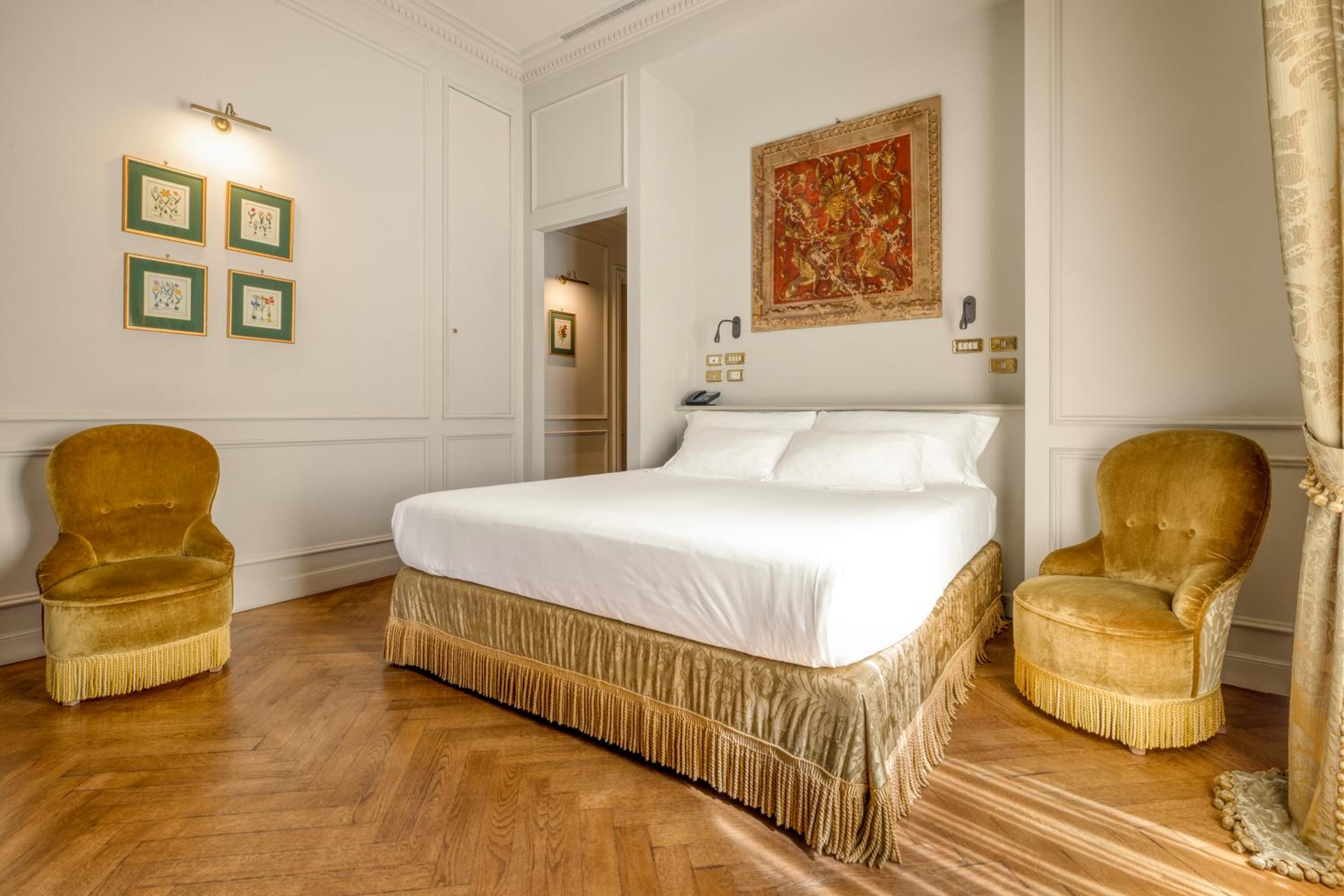 Executive Double Room thumbnail 5