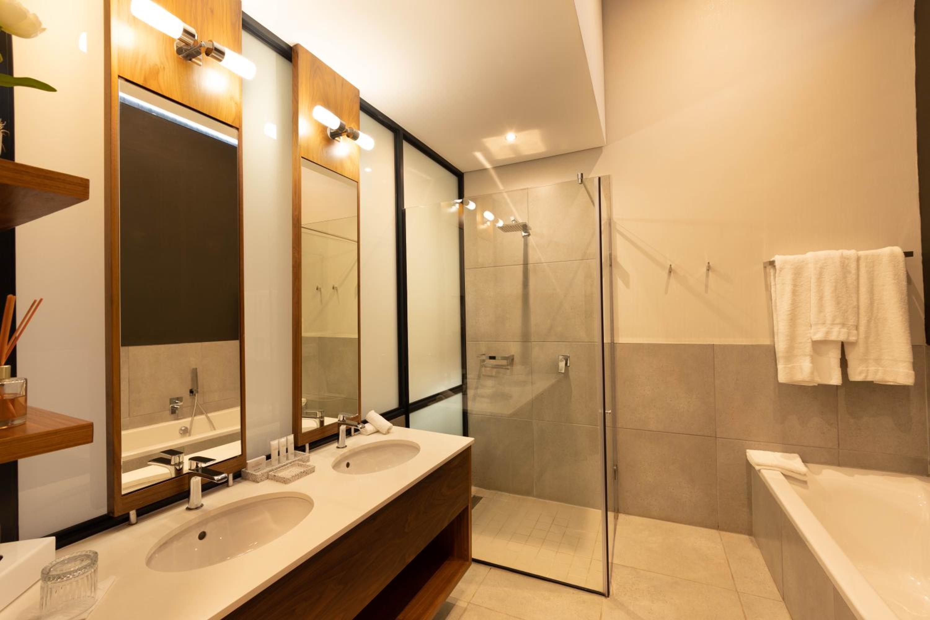 Superior Twin Room - Photo 2