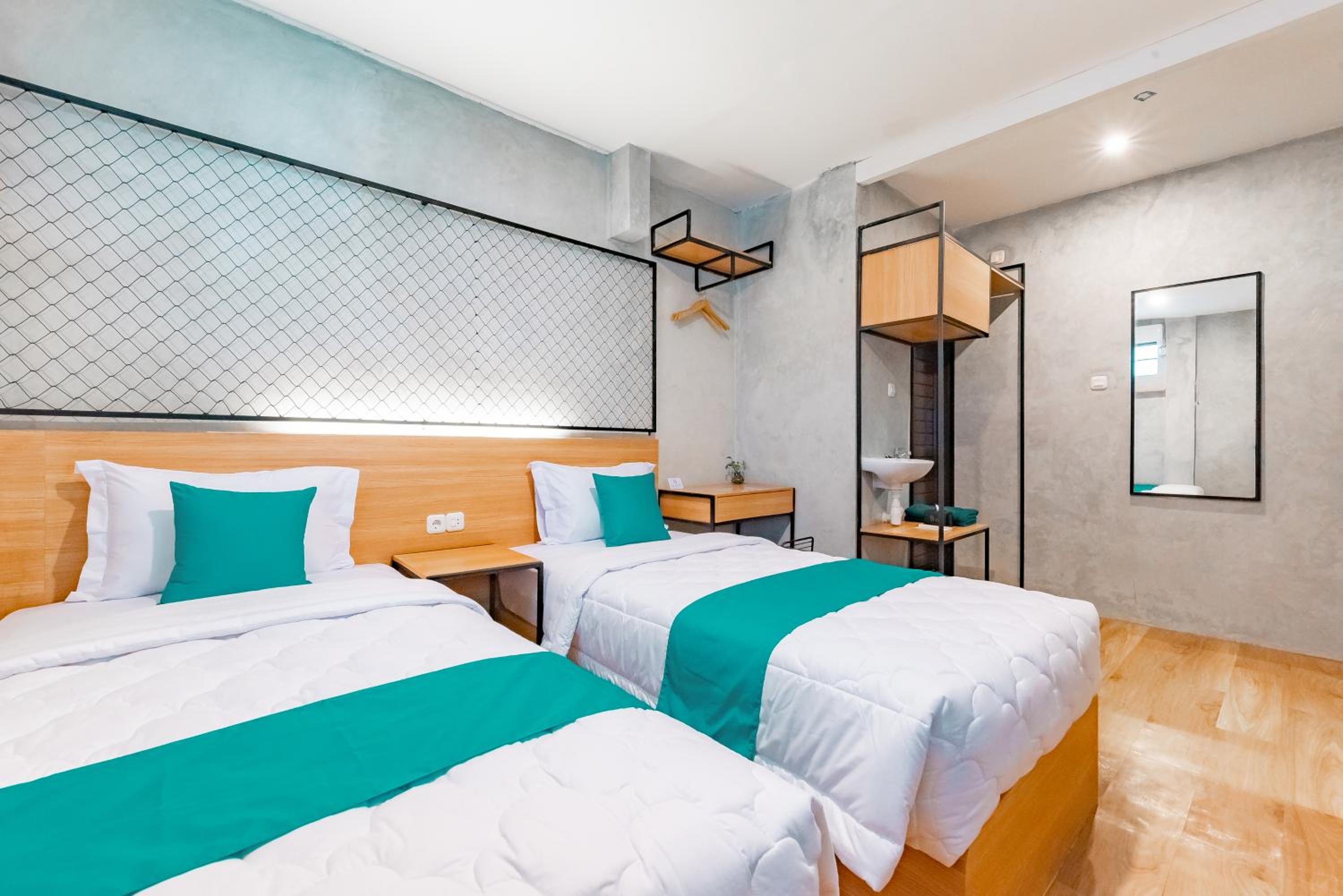 Deluxe Twin Room - Photo 6