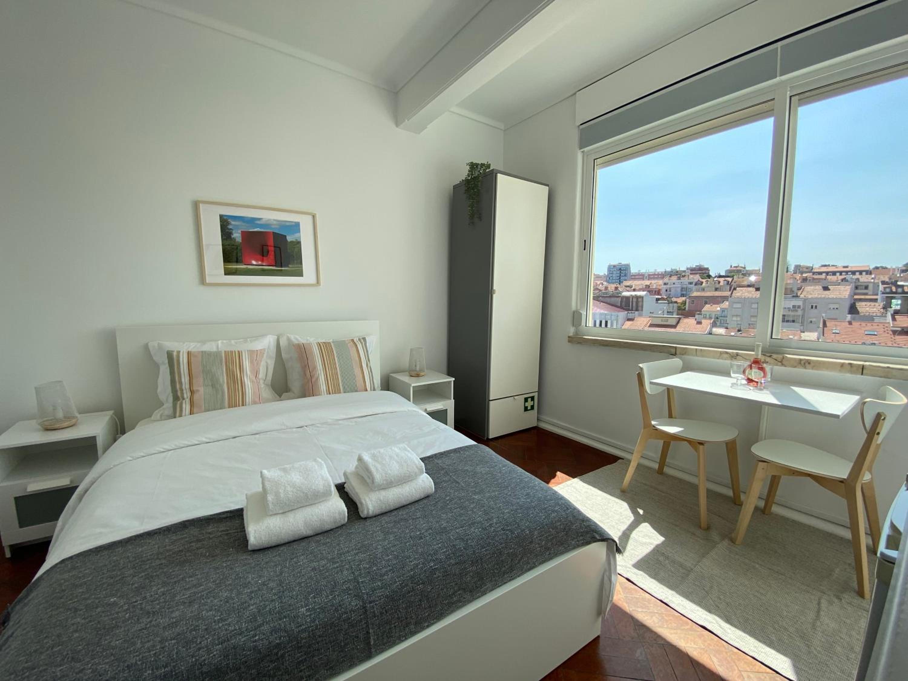 Double Room with Shared Bathroom photo 3