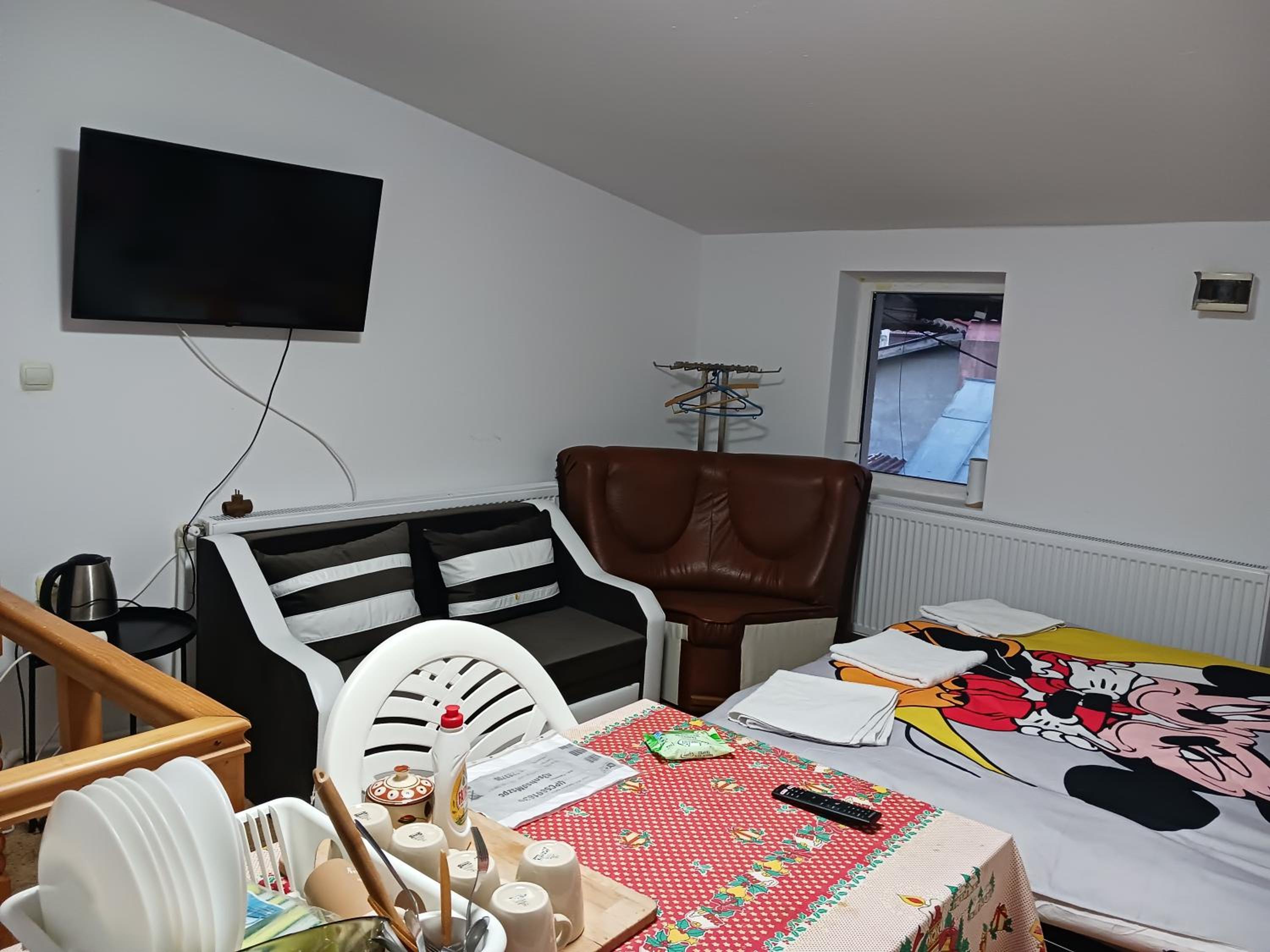 Two-Bedroom House - Photo 6
