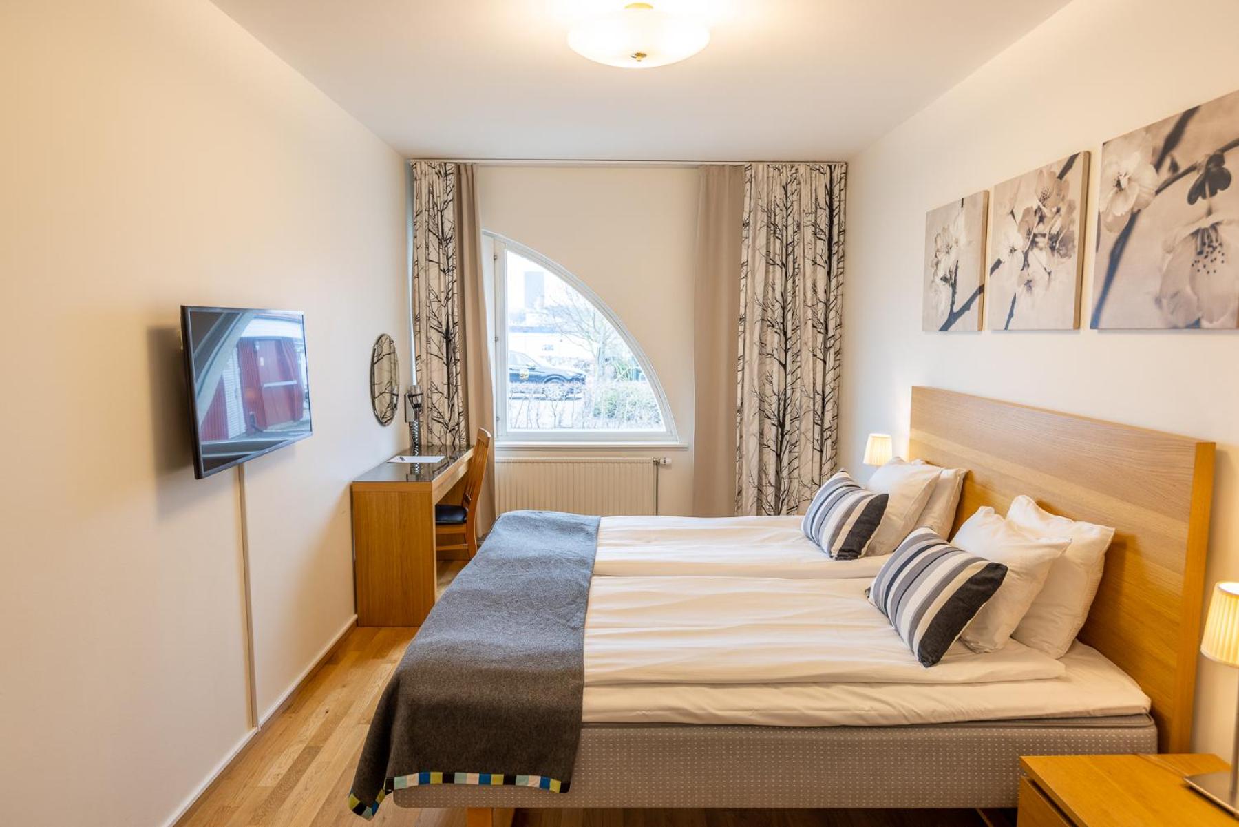 Standard Twin Room - Photo 2