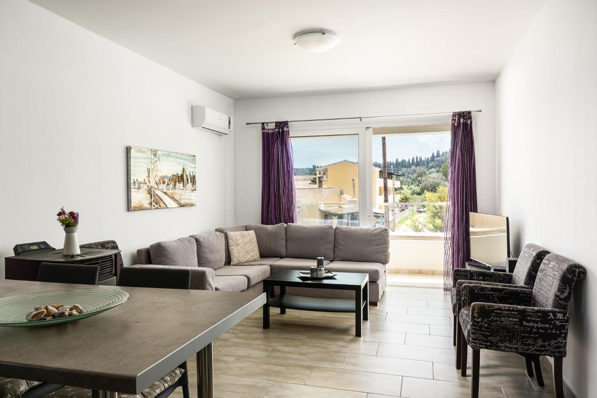 Superior Two-Bedroom Apartment with Pool View photo 1
