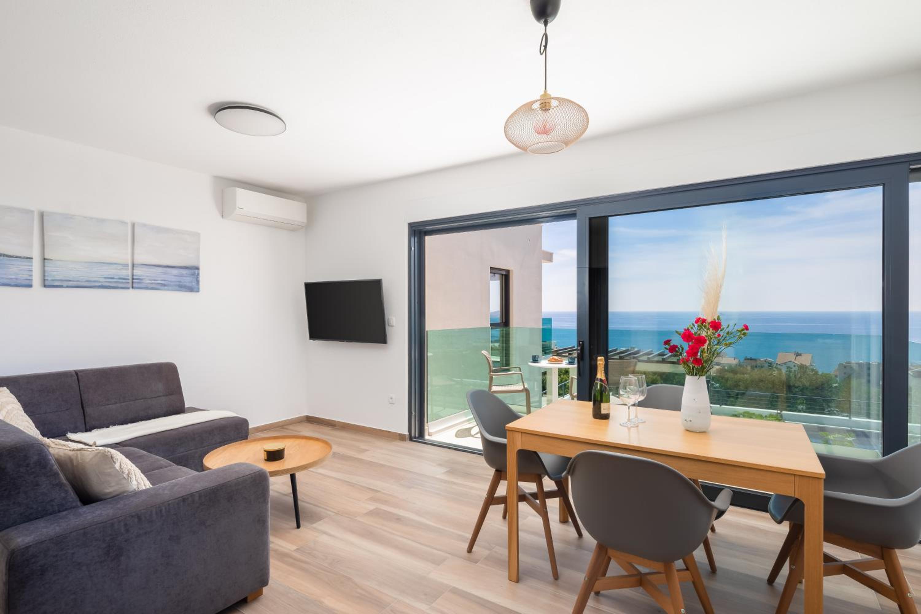Two-Bedroom Apartment with Sea View photo 1