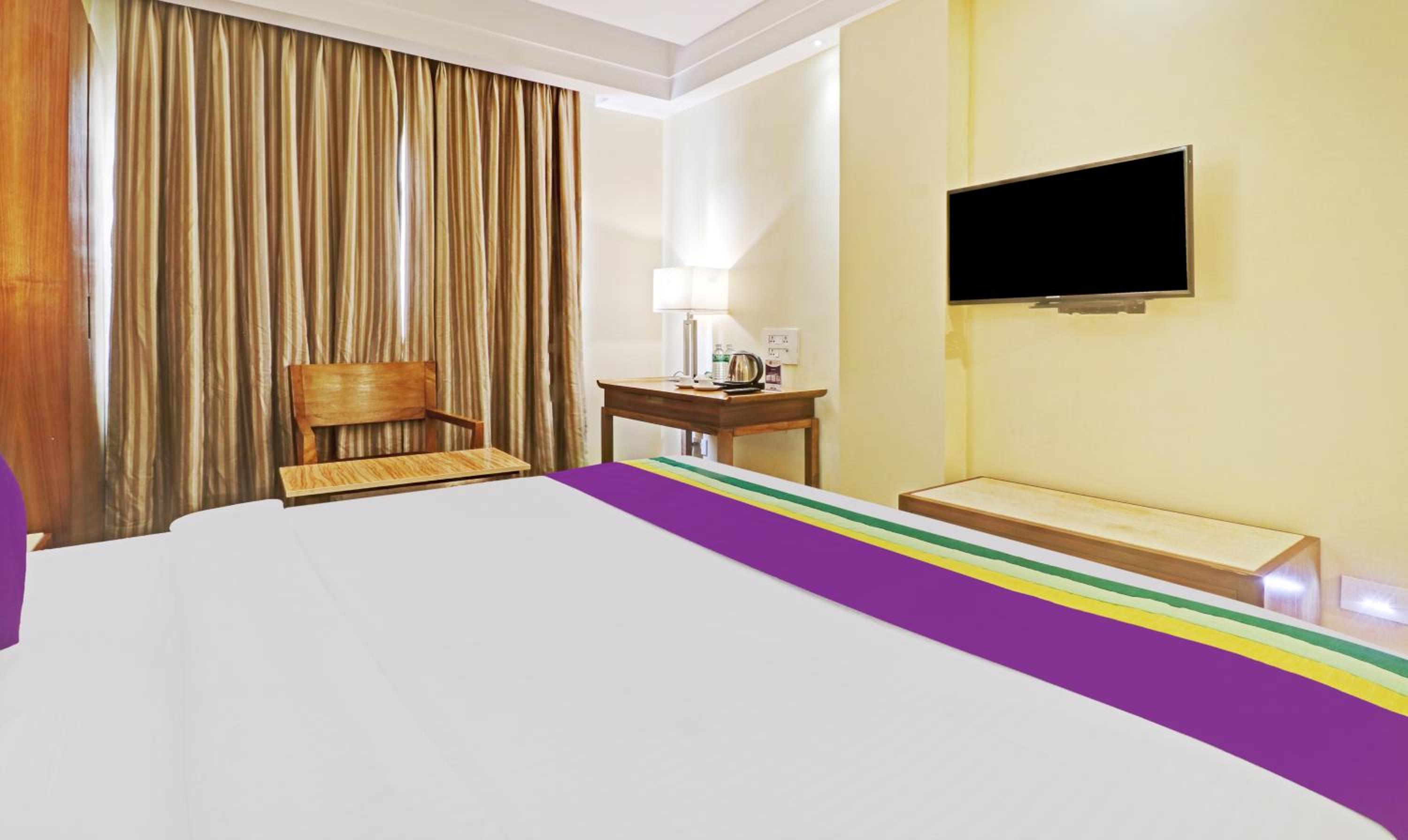Executive Room - Photo 1
