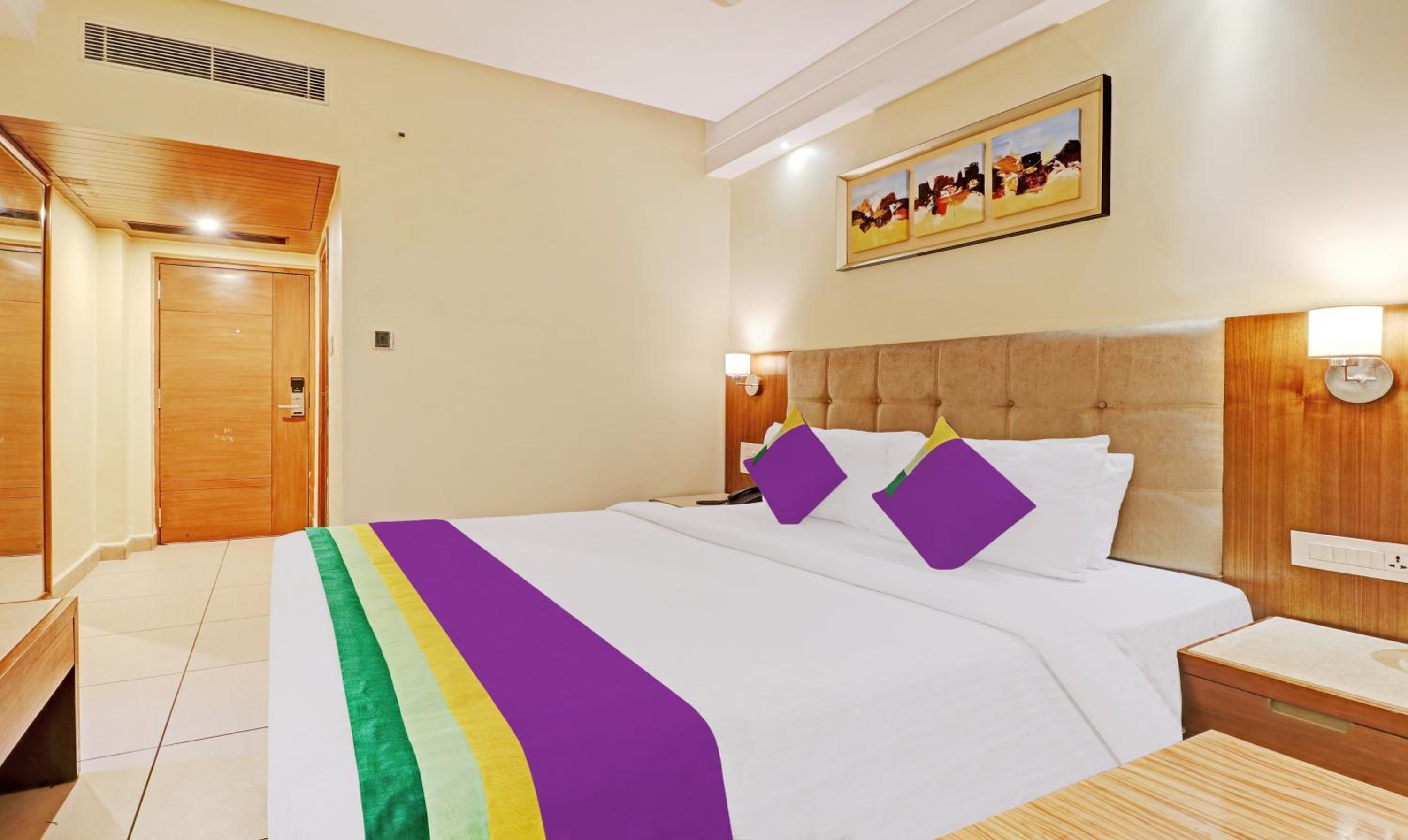 Executive Room - Photo 7