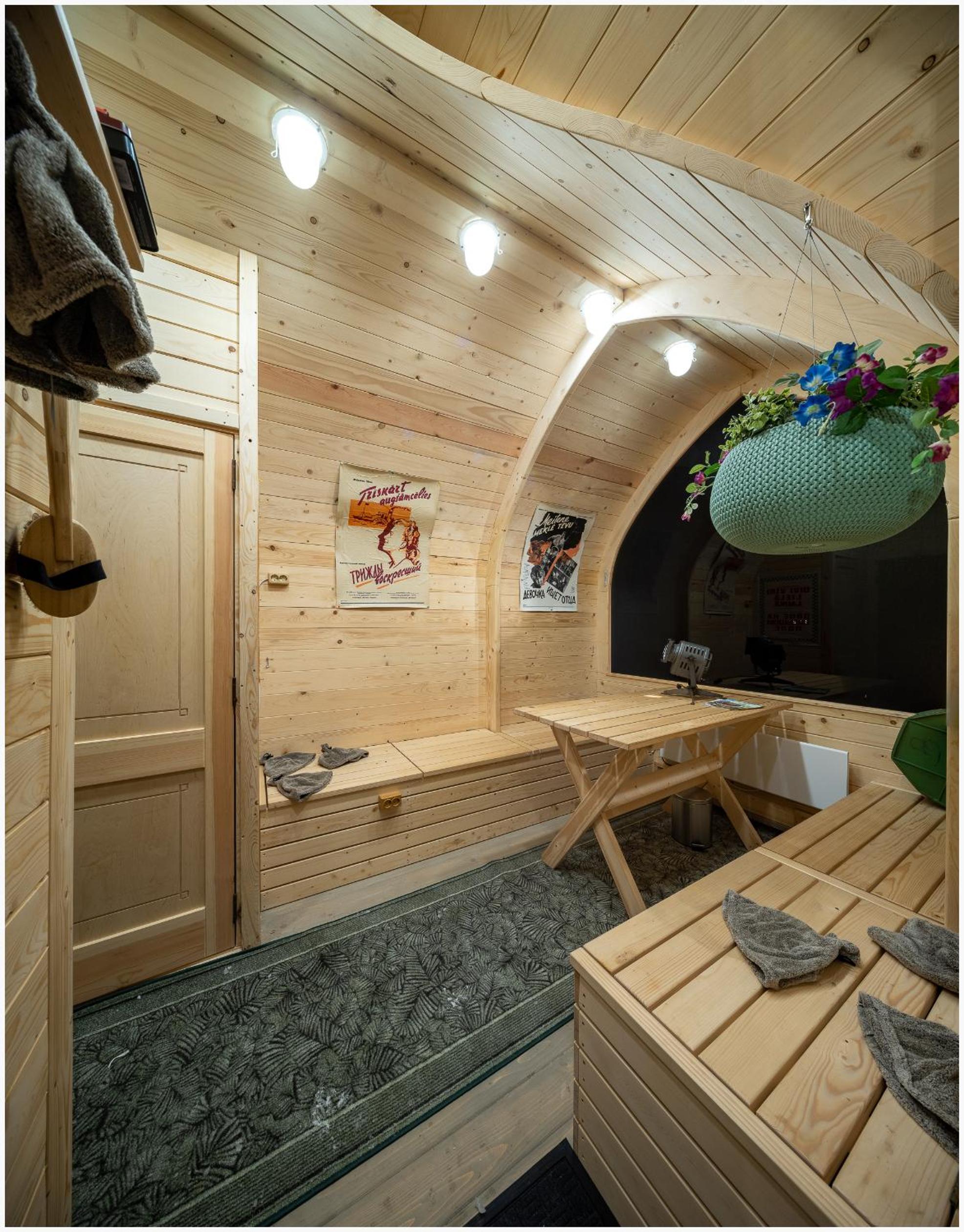 One-Bedroom House - Photo 29