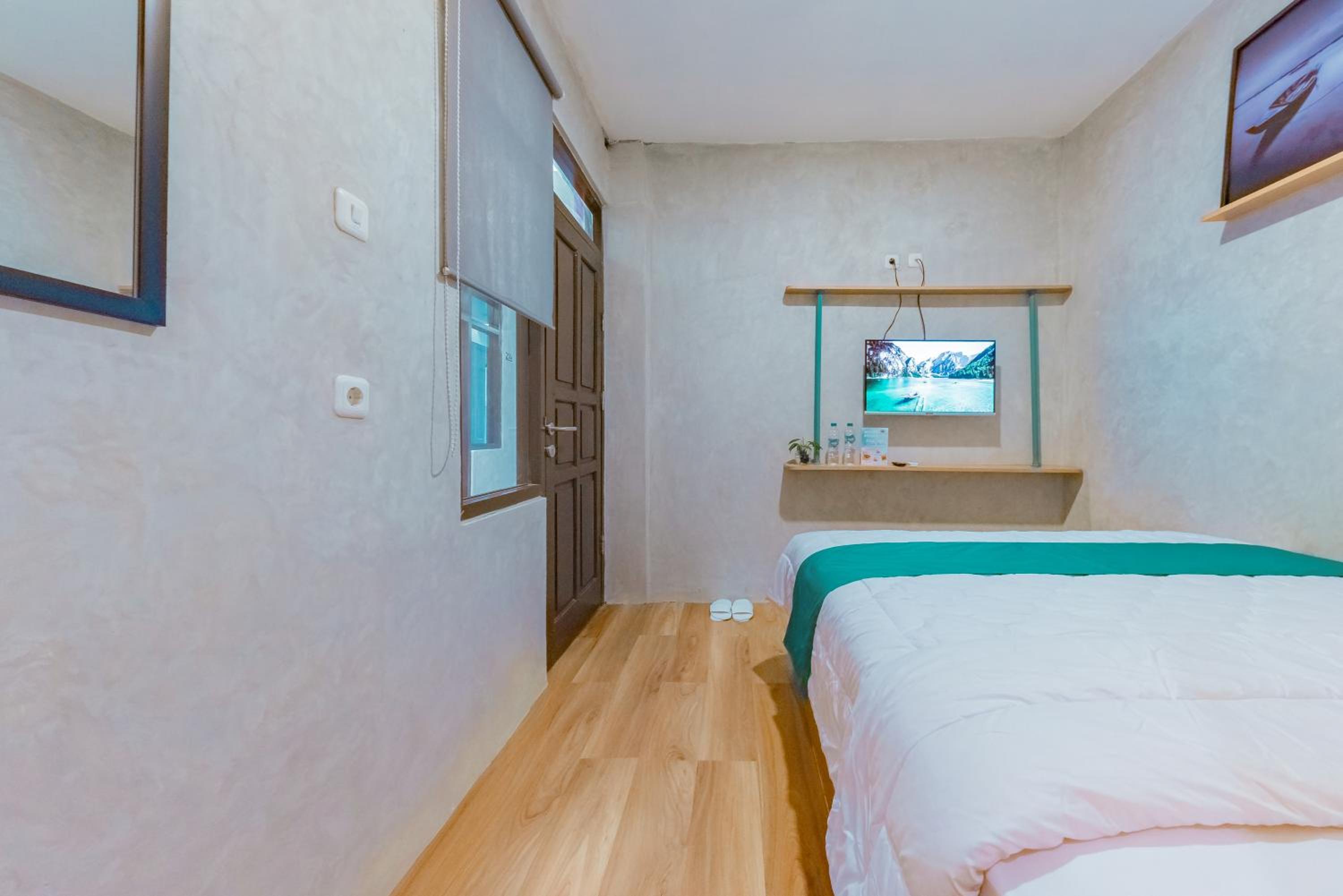 Standard Double Room - Photo 6